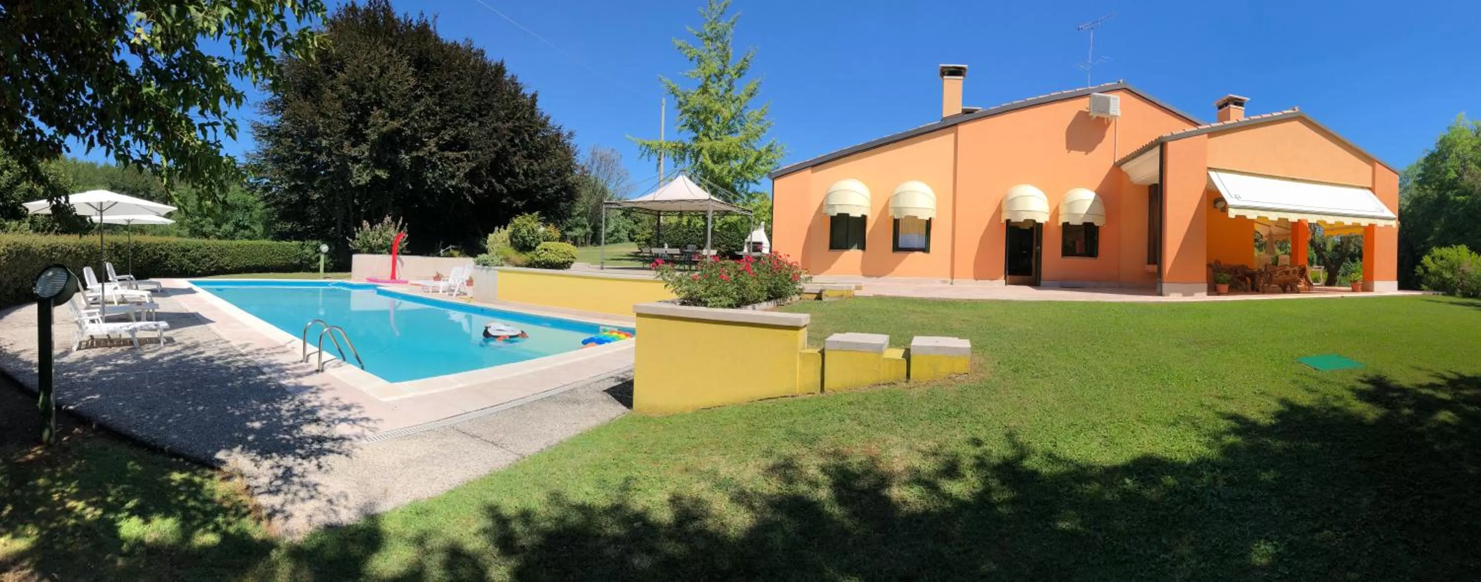 Property building in Villa Fior di Robinia