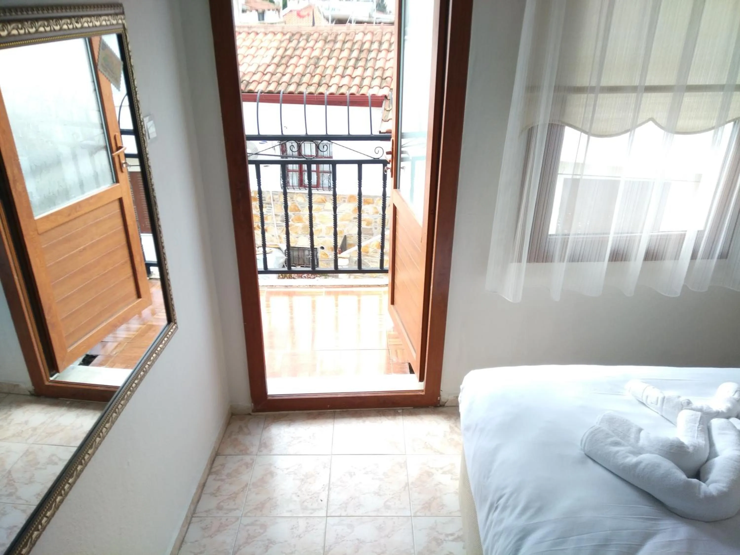 Balcony/Terrace, Bed in Anz Guest House Pansiyon