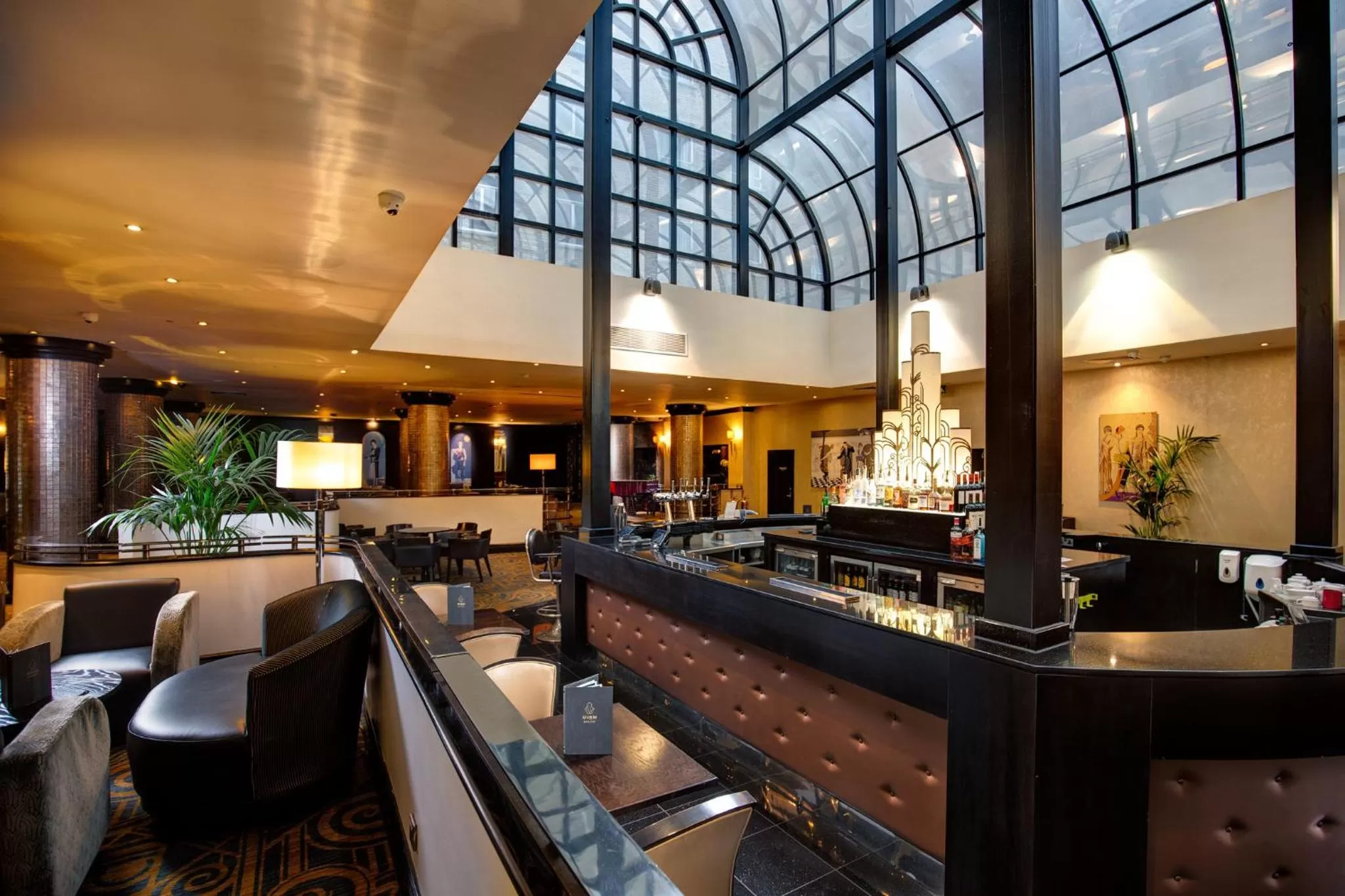 Lounge or bar in President Hotel