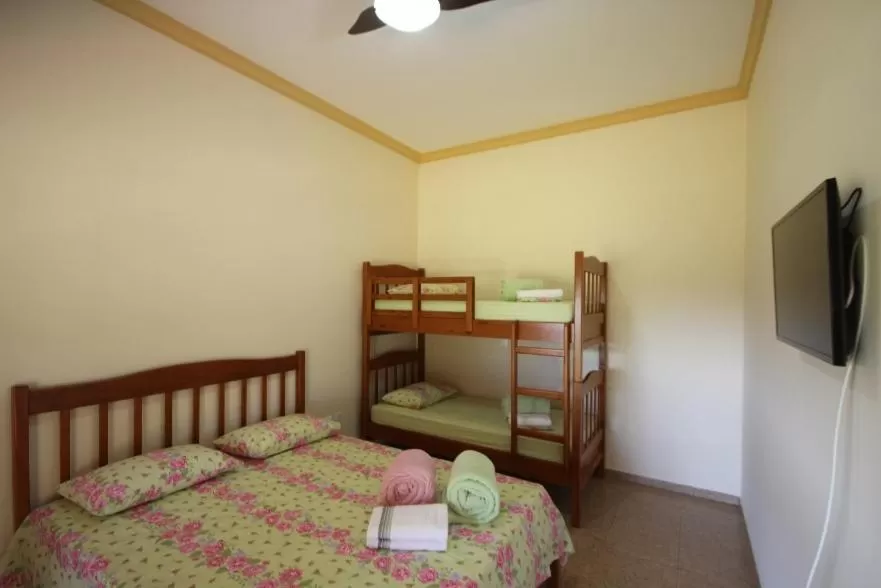 Photo of the whole room, Bunk Bed in Pousada Sorocabana