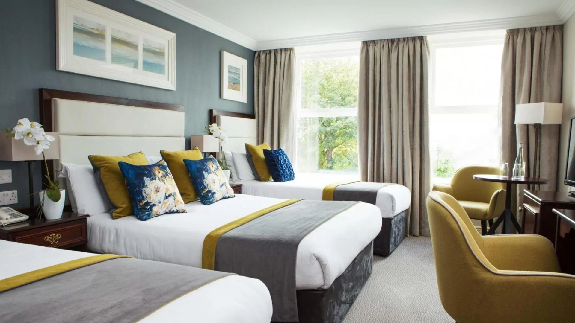 Photo of the whole room, Bed in Anner Hotel