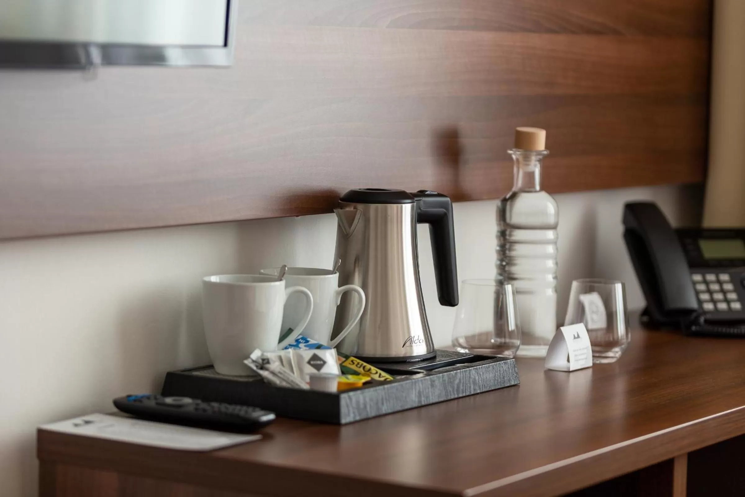 Coffee/tea facilities in Bohemia Inn Hotel