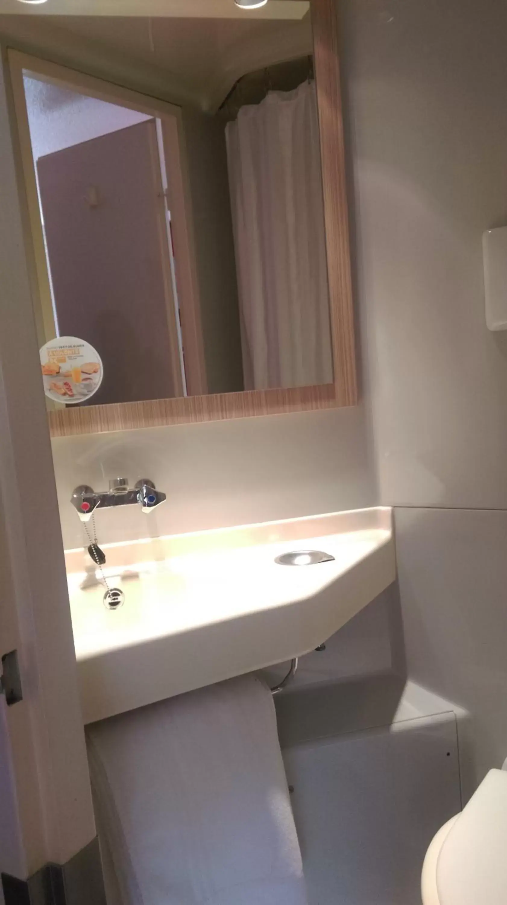 Twin Room in Premiere Classe Metz Sud Jouy Aux Arches Twin Room in Premiere Classe Metz Sud Jouy Aux Arches