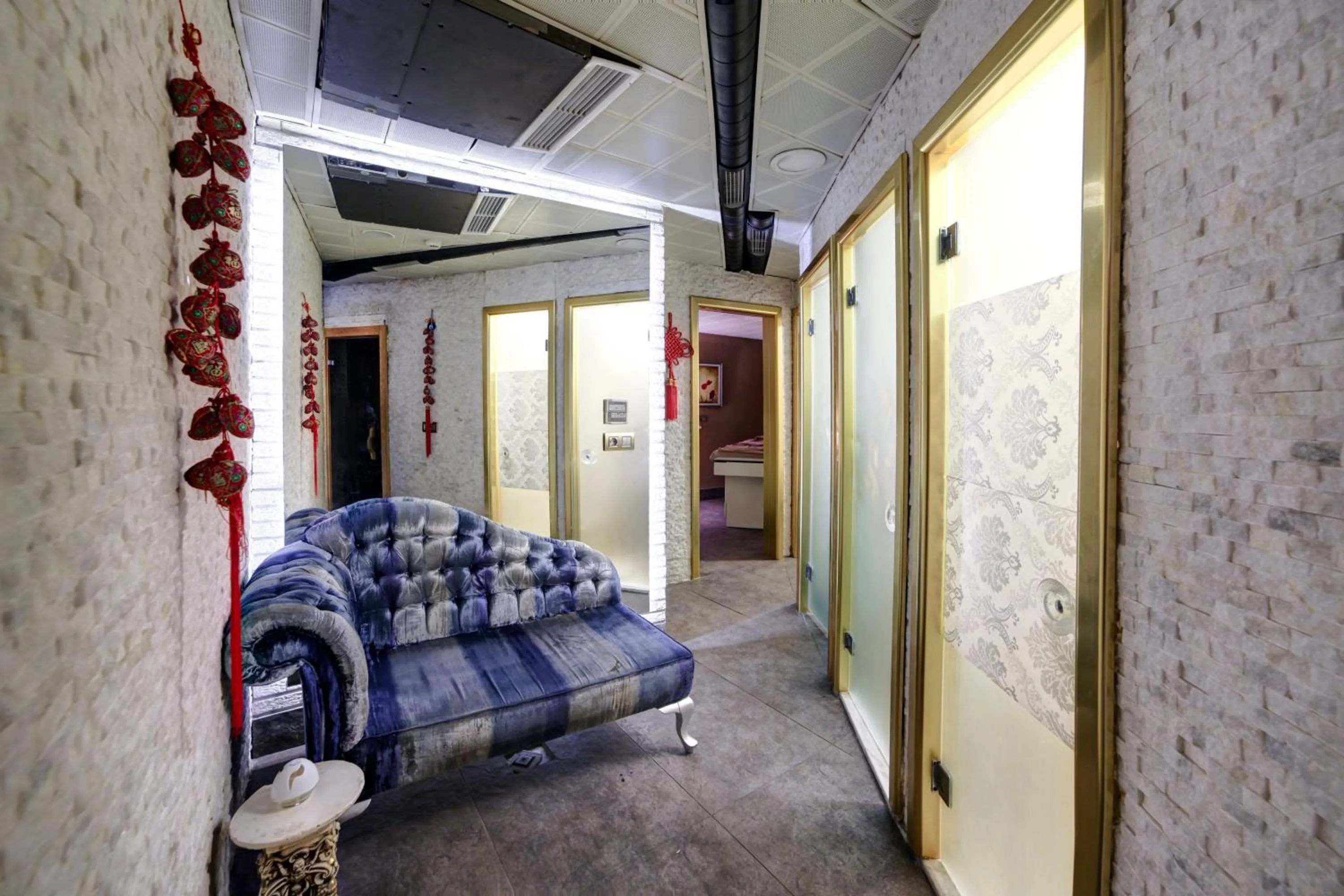 Activities, Bed in White Monarch Hotel