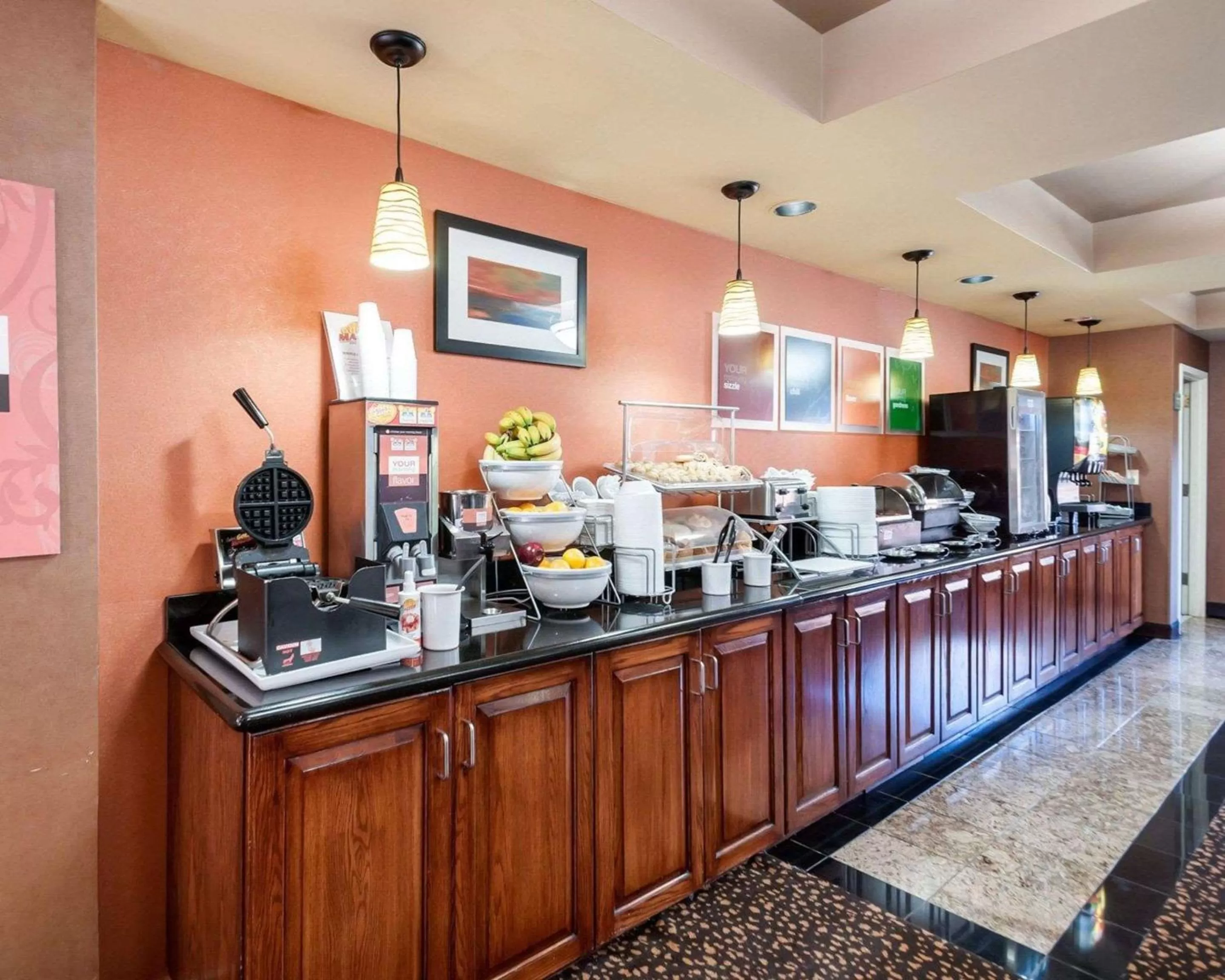 Restaurant/places to eat in Comfort Suites Dulles Airport