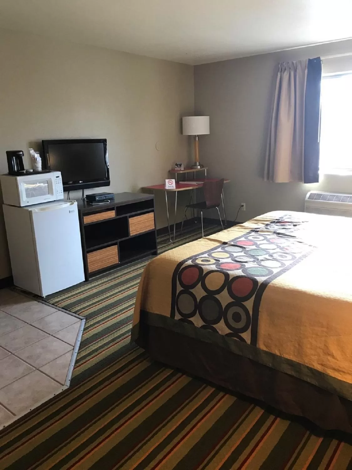 Bed in Super 8 by Wyndham Kremmling