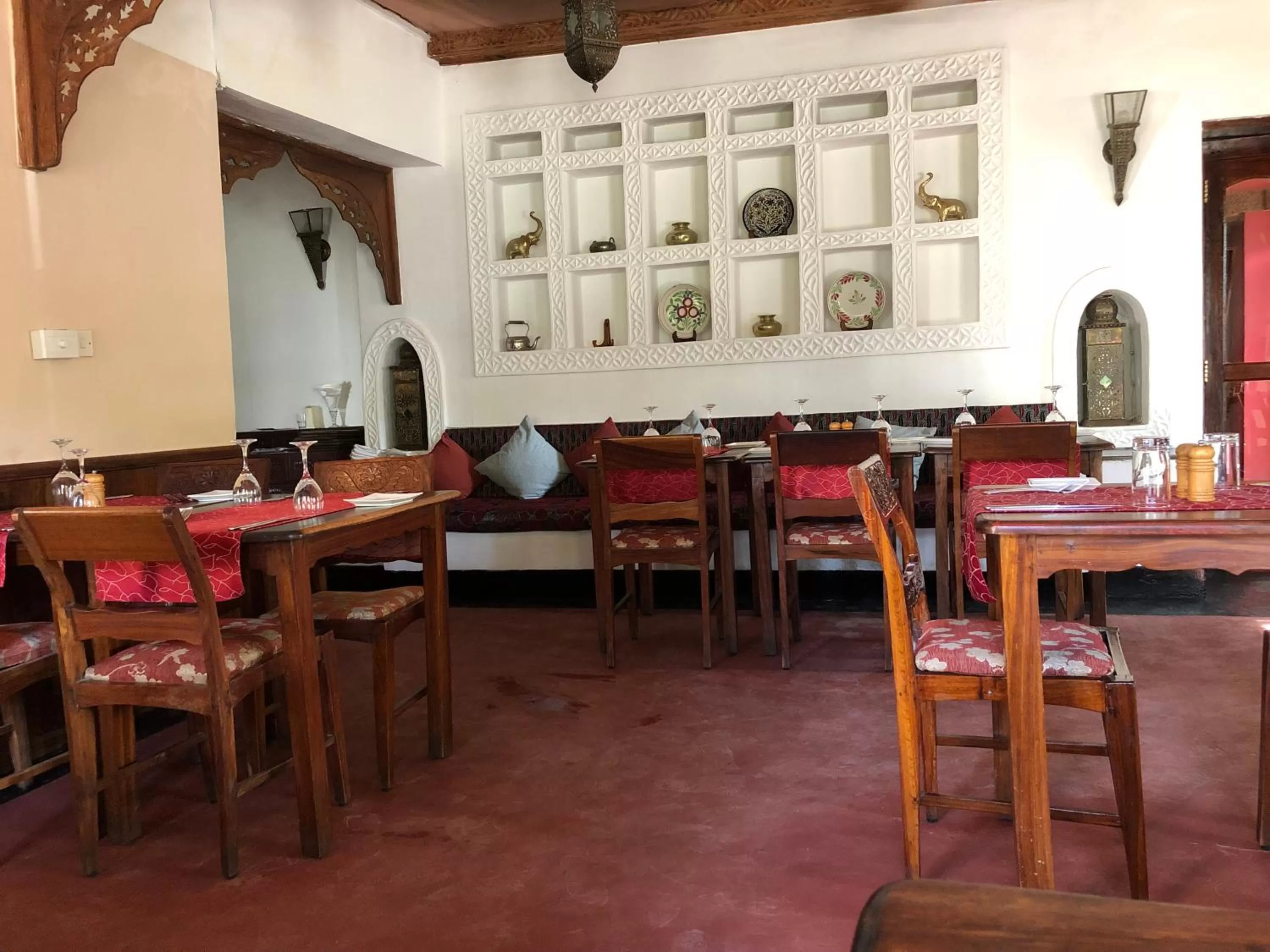 Restaurant/places to eat in Beyt Al Salaam