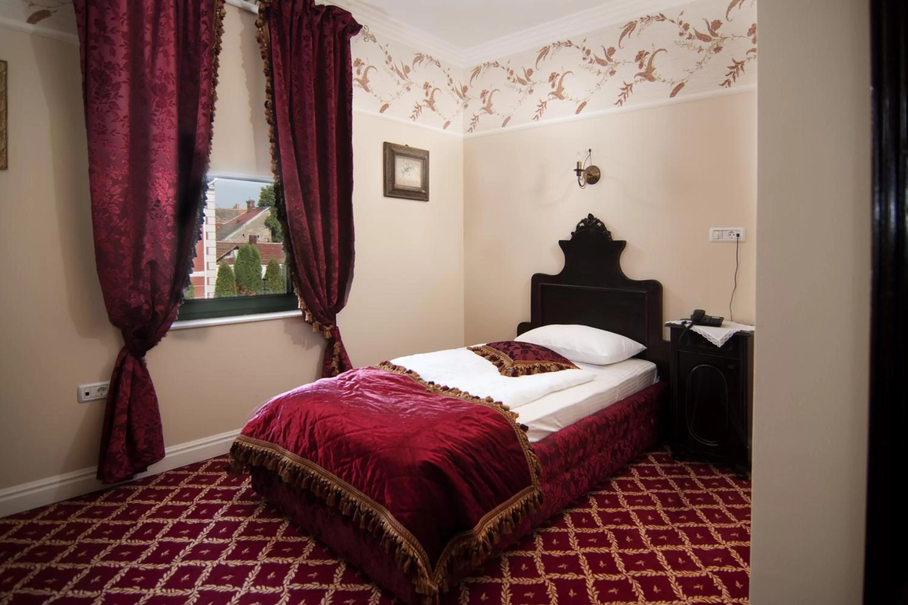 Bed in Casa del Sole Boutique Hotel Timisoara