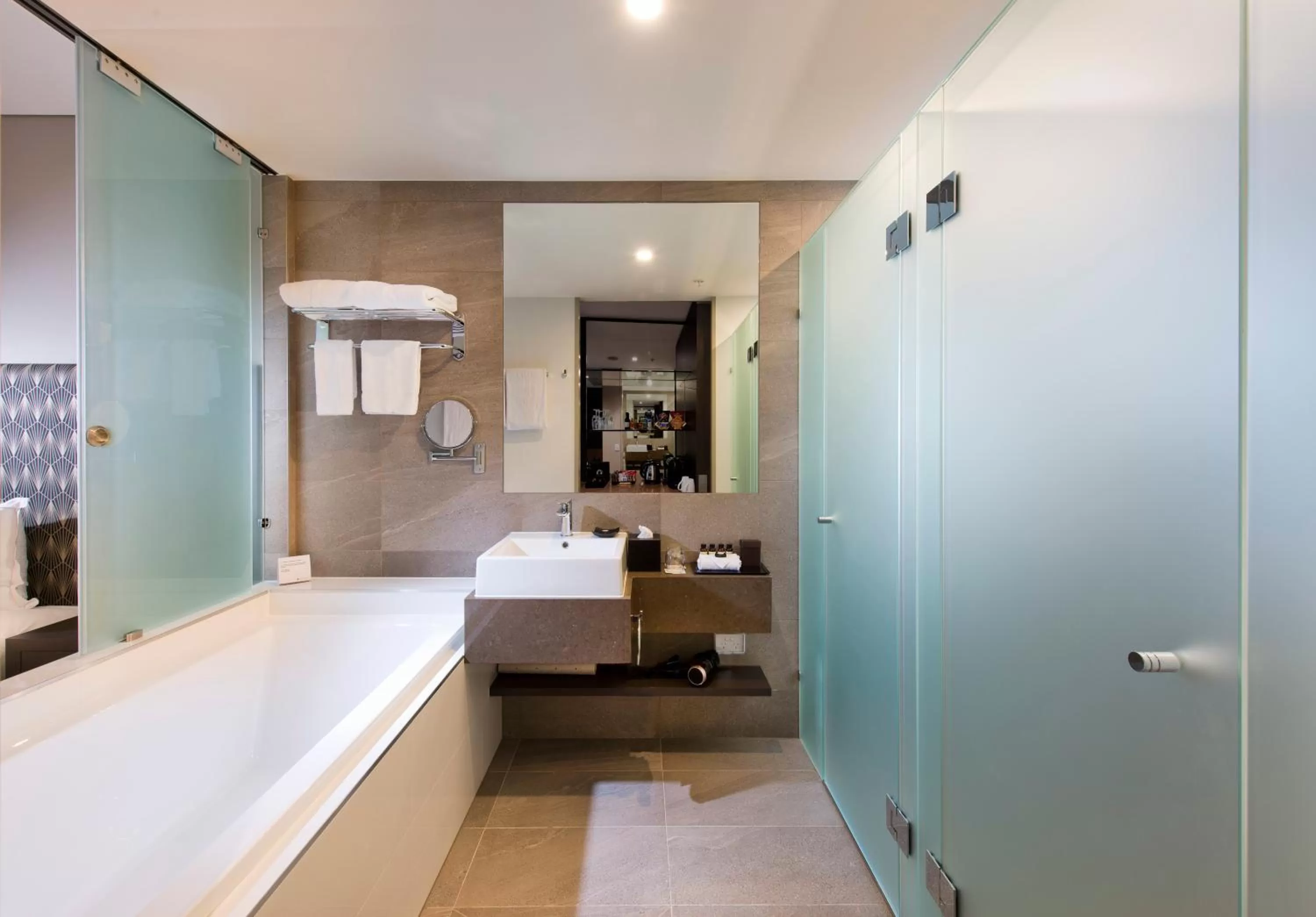 Bathroom, Bed in Pullman Brisbane Airport