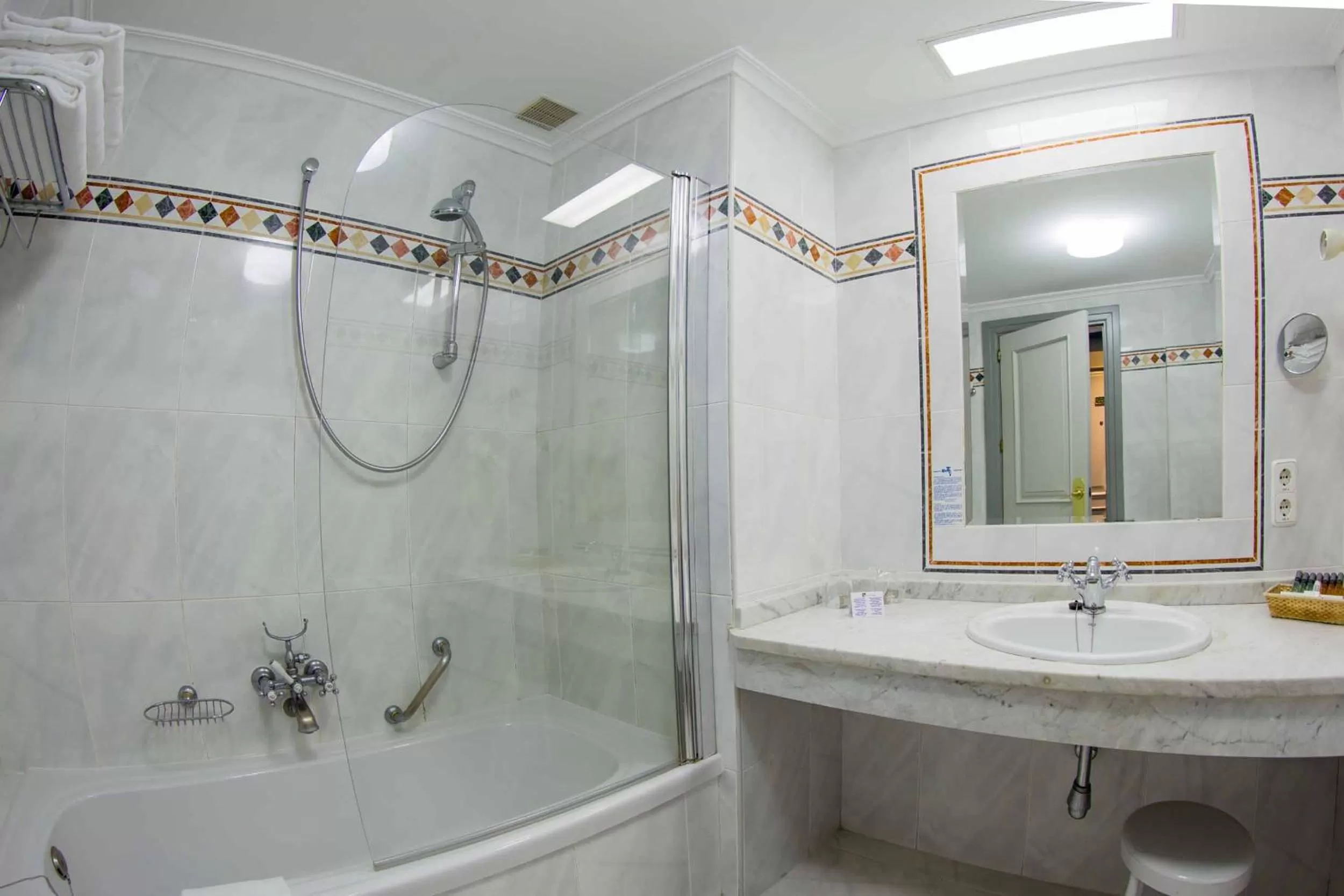 Toilet in Palacio de los Velada