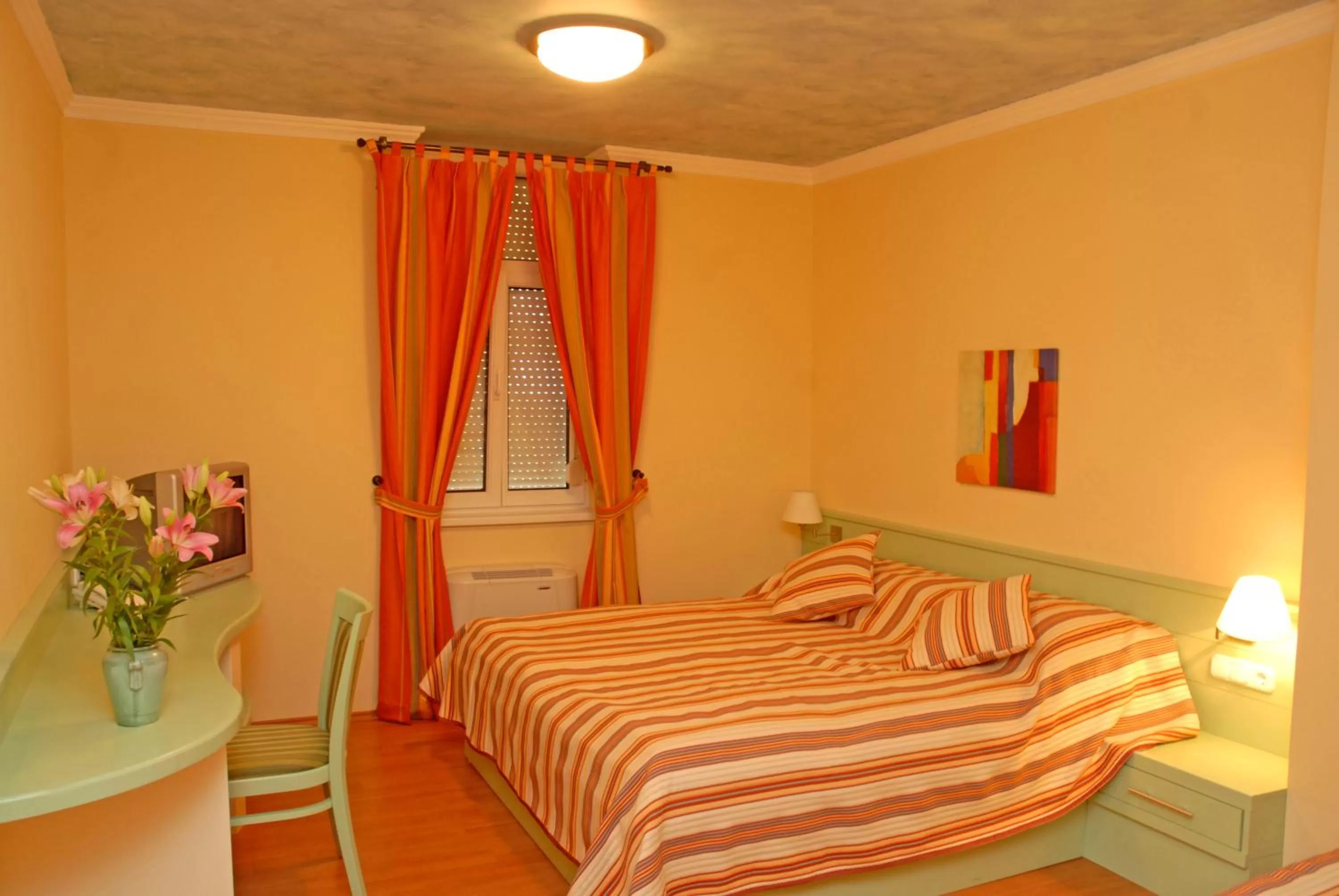 Photo of the whole room, Bed in Hotel Kalma, Kalma Villa, Apart Hotel