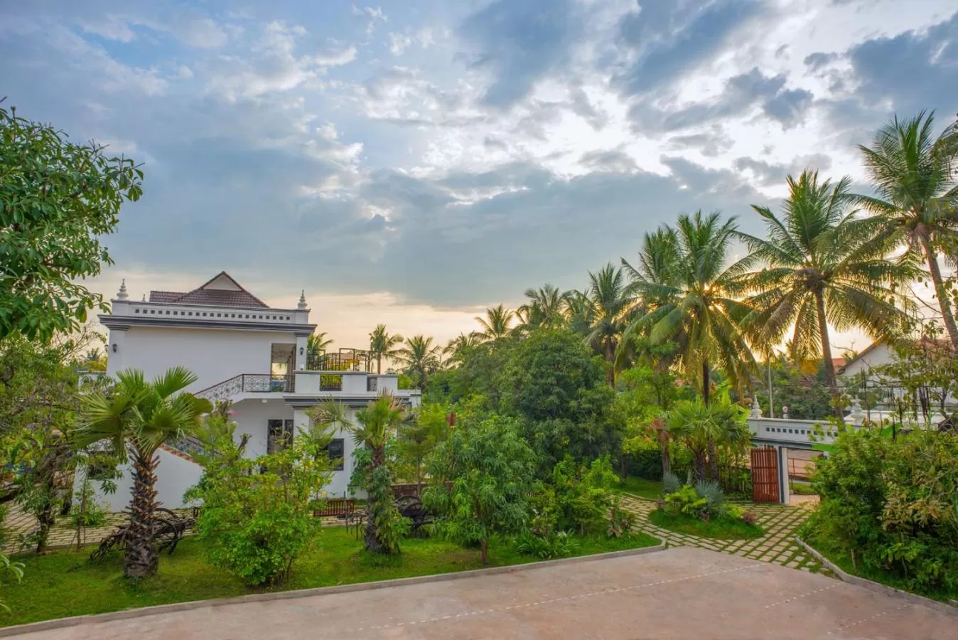 Parking in Angkor Tempora Boutique
