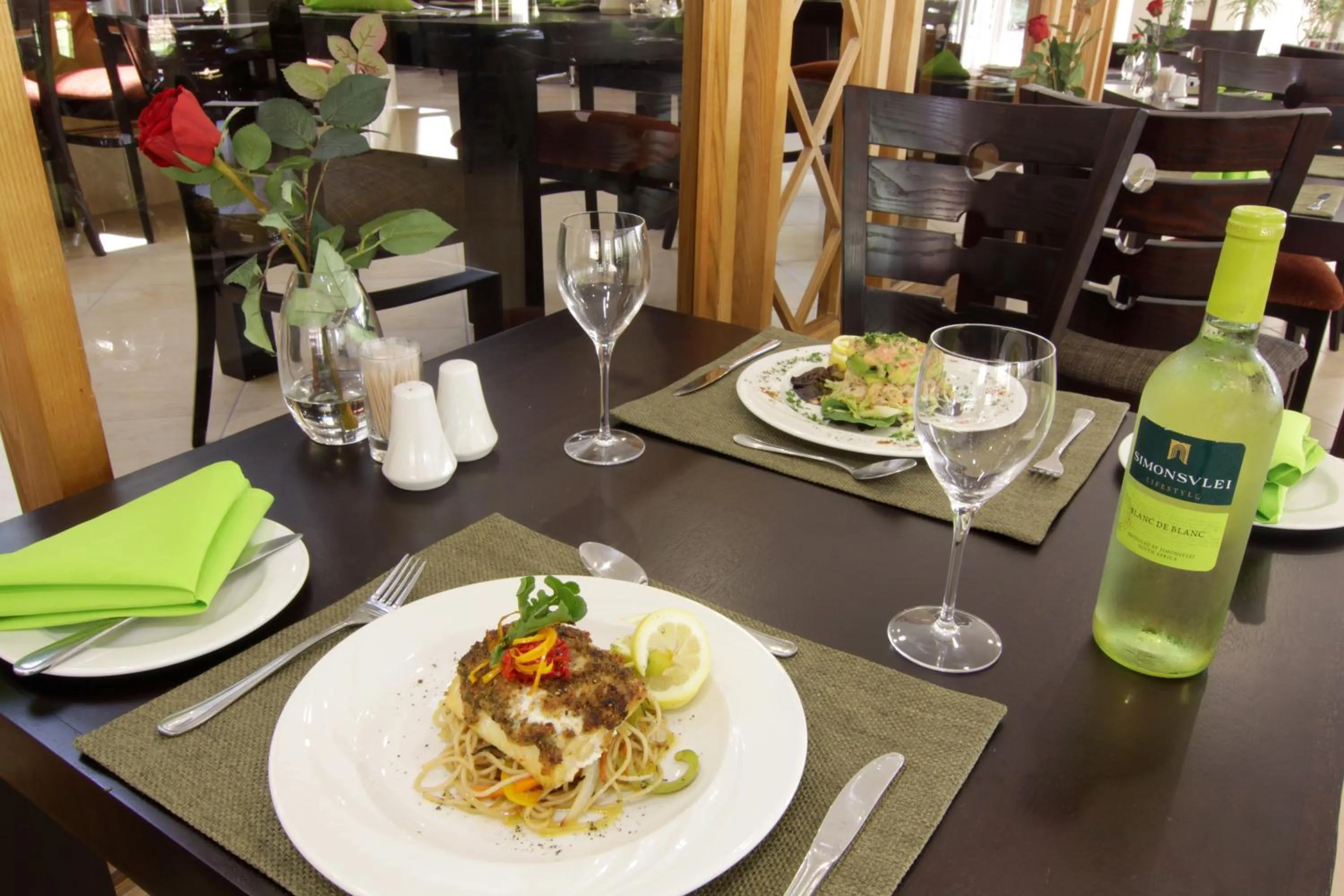 Restaurant/places to eat in Cresta Lodge Gaborone