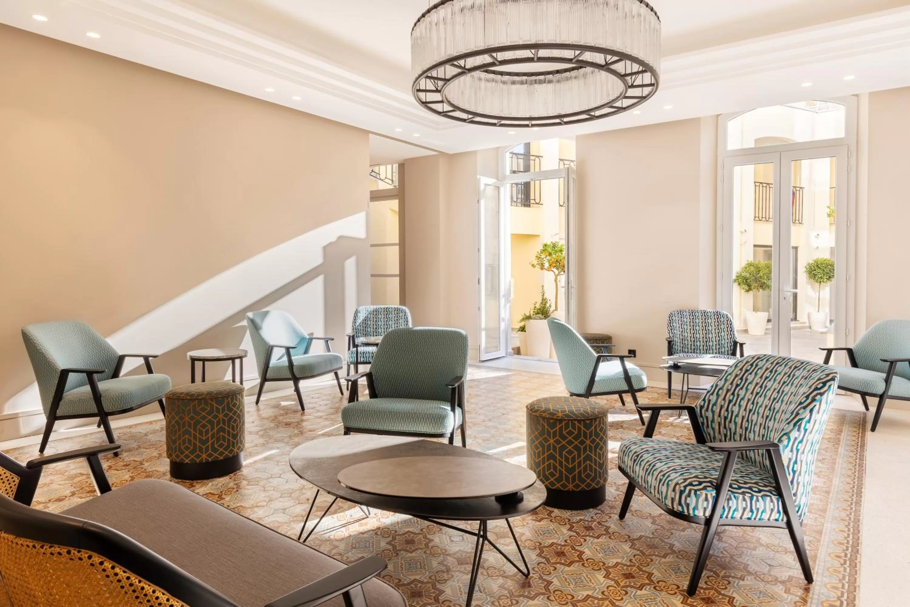 Lounge or bar in Hôtel Apollinaire Nice