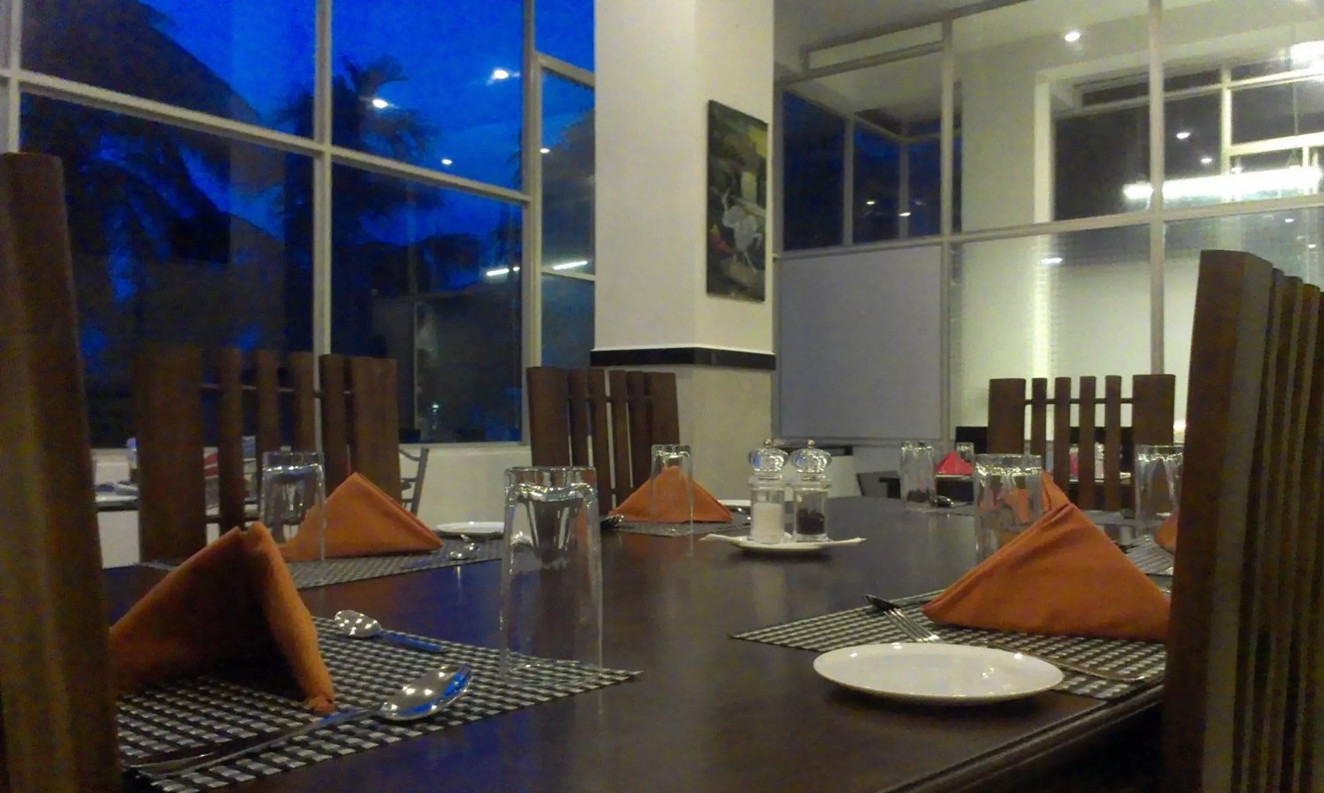 Restaurant/Places to Eat in Eagle's Residence