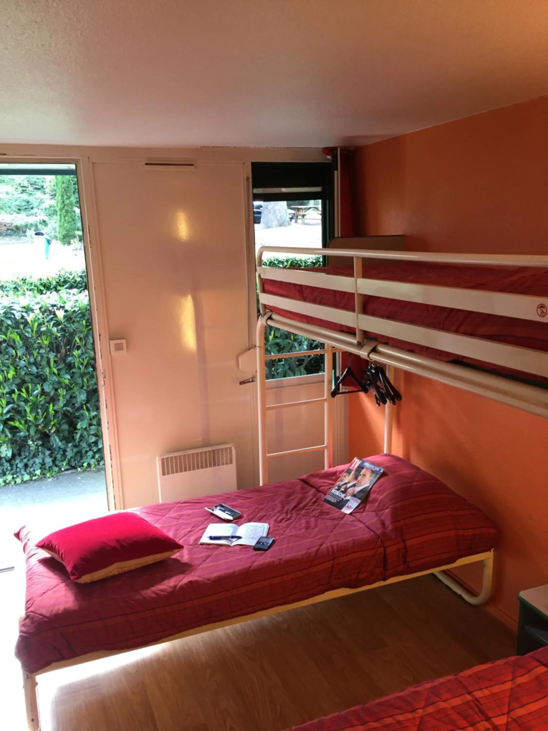 Day, Bed in Premiere Classe St Etienne Nord Villars