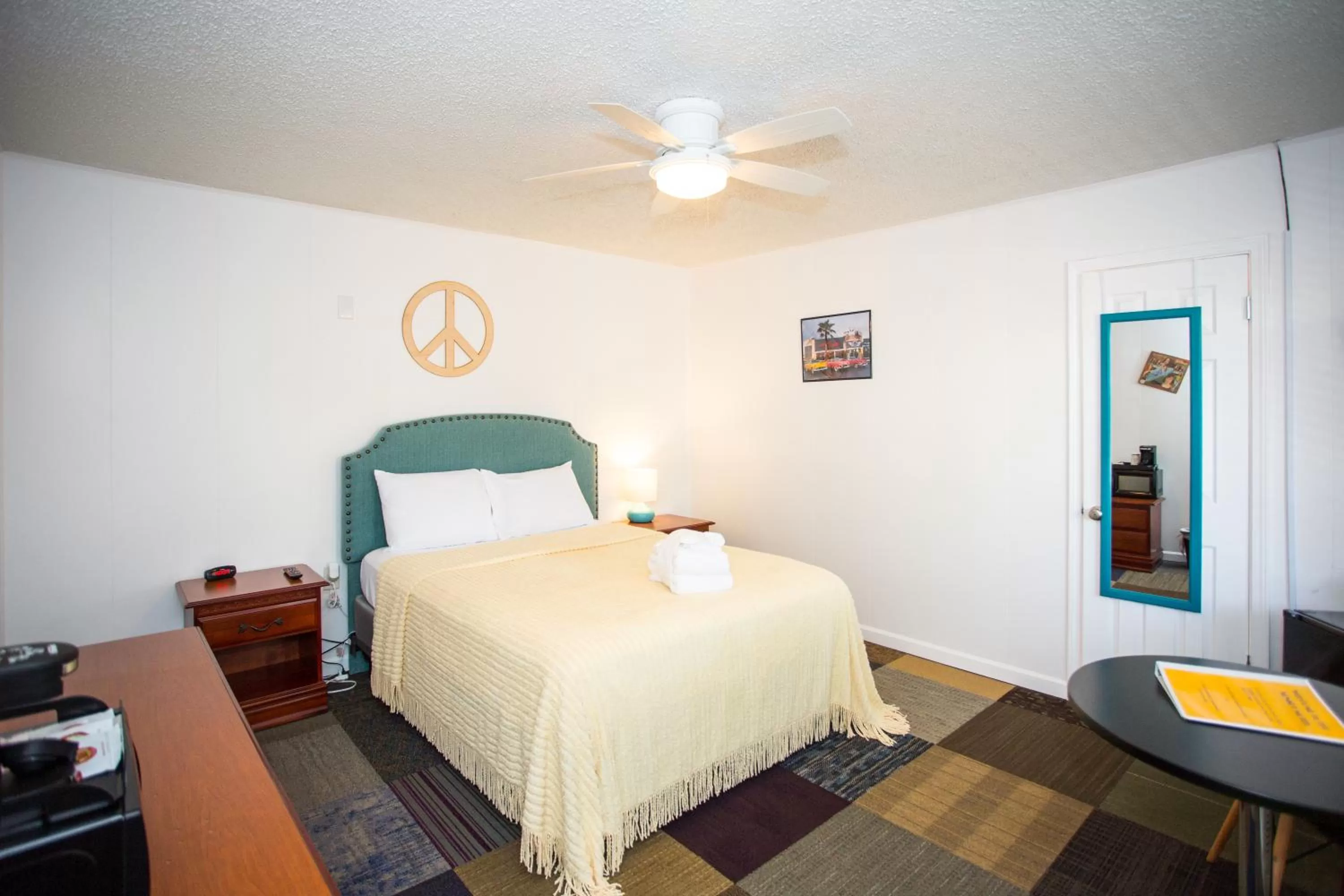 Bedroom, Bed in Sunset Motel