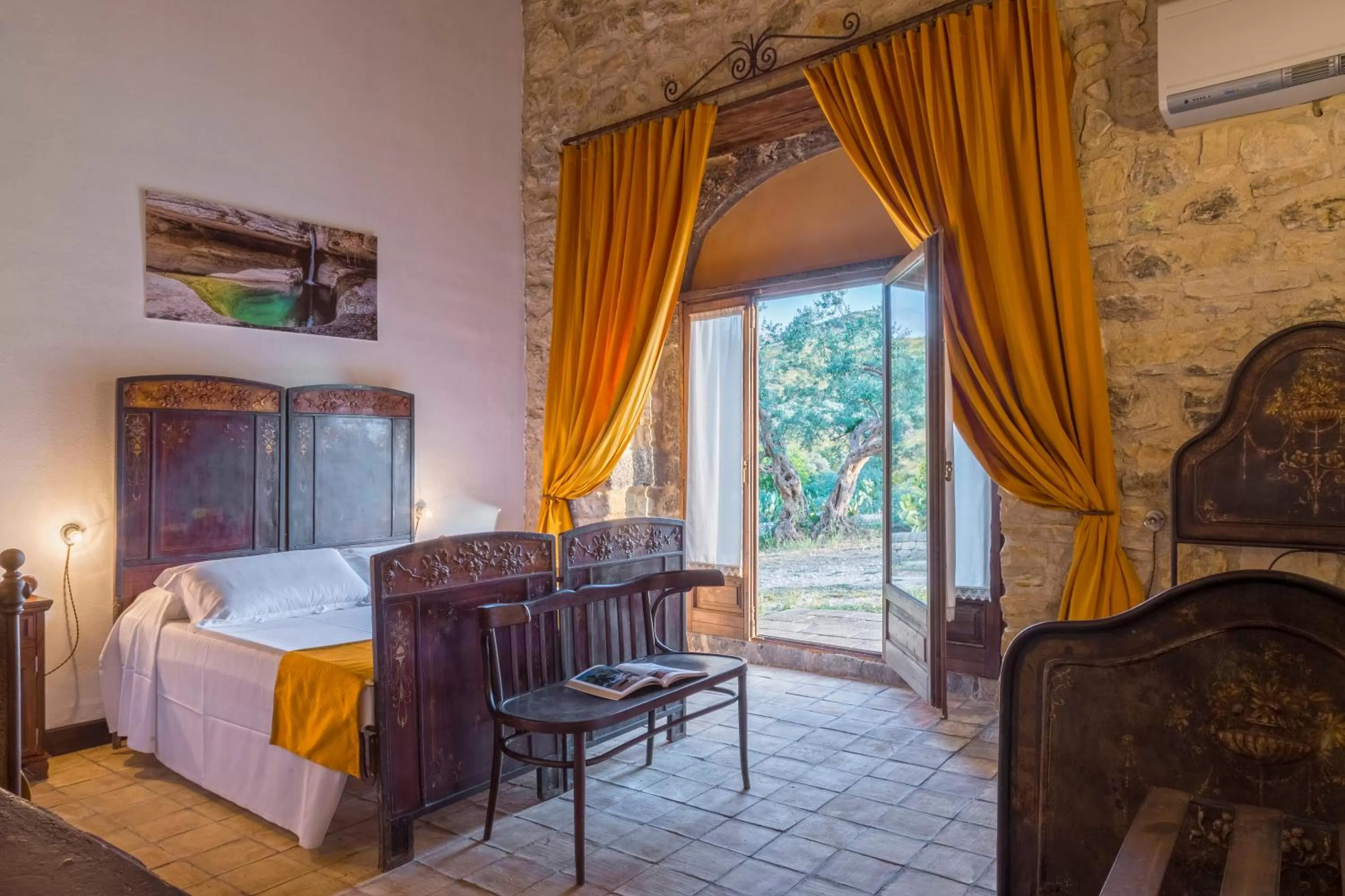 Photo of the whole room, Bed in Masseria Fortificata Lo Zafferaneto