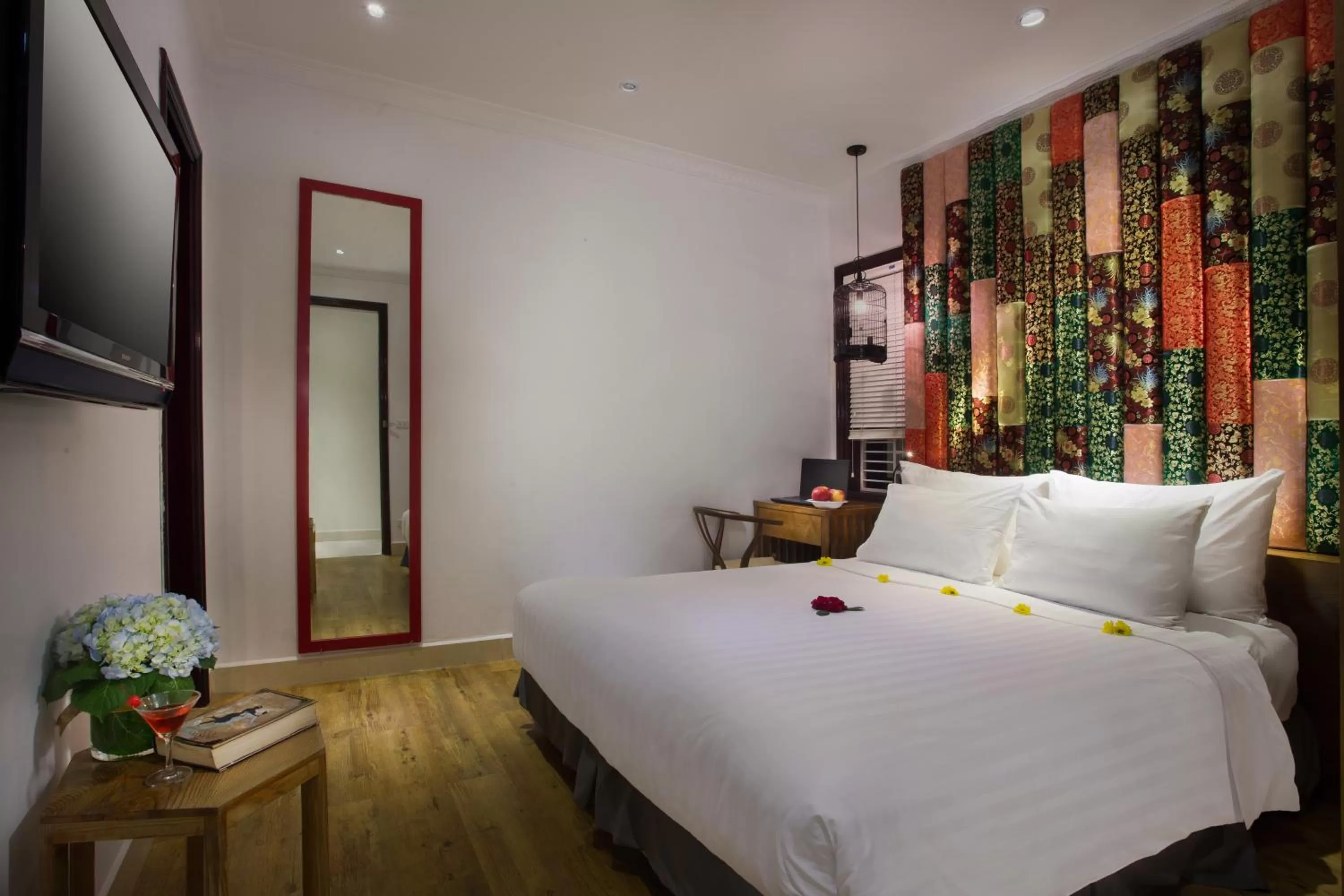 Photo of the whole room, Bed in Hanoi Media Hotel & Spa