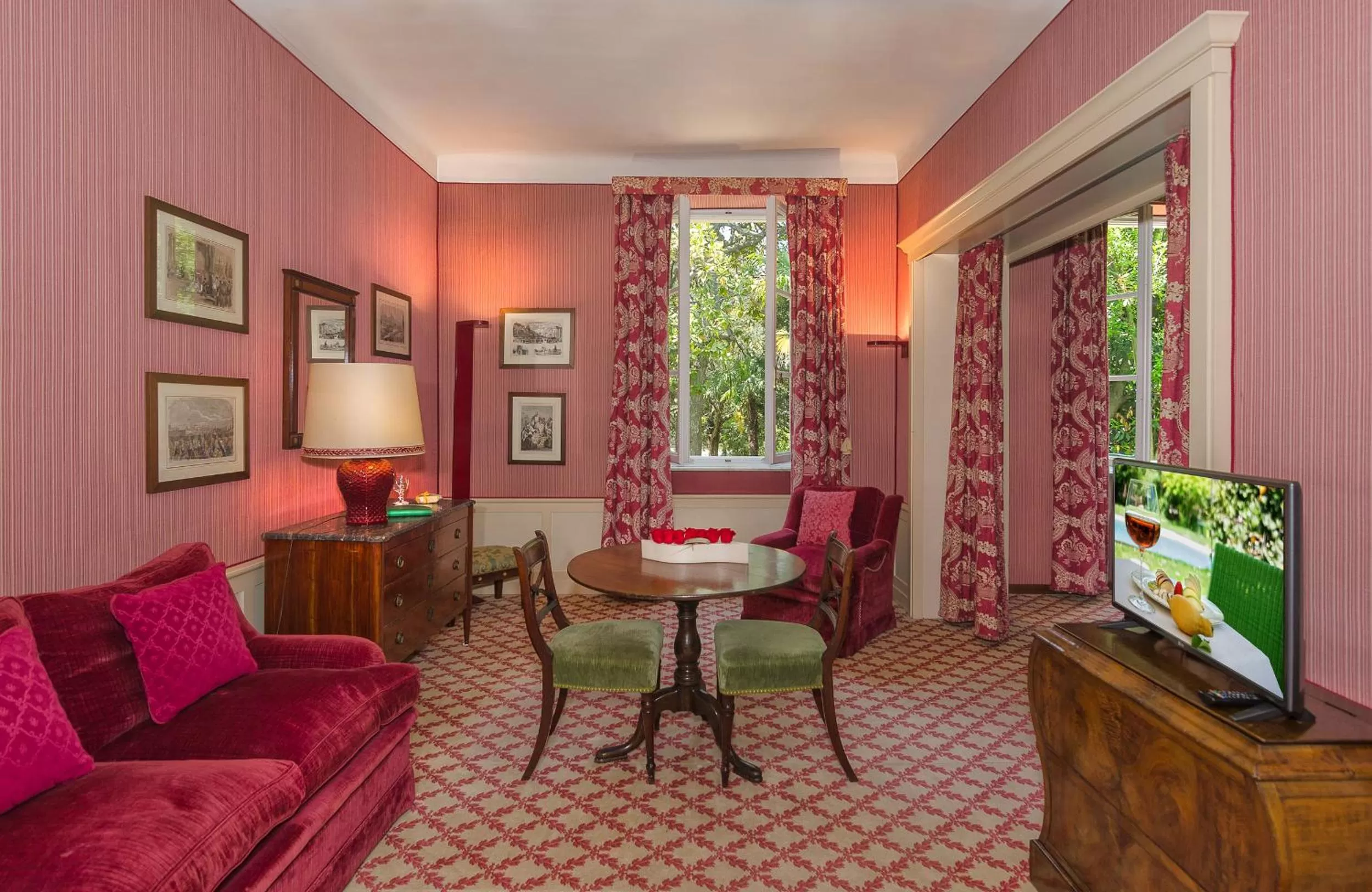 Communal lounge/ TV room in Resort Dei Limoni