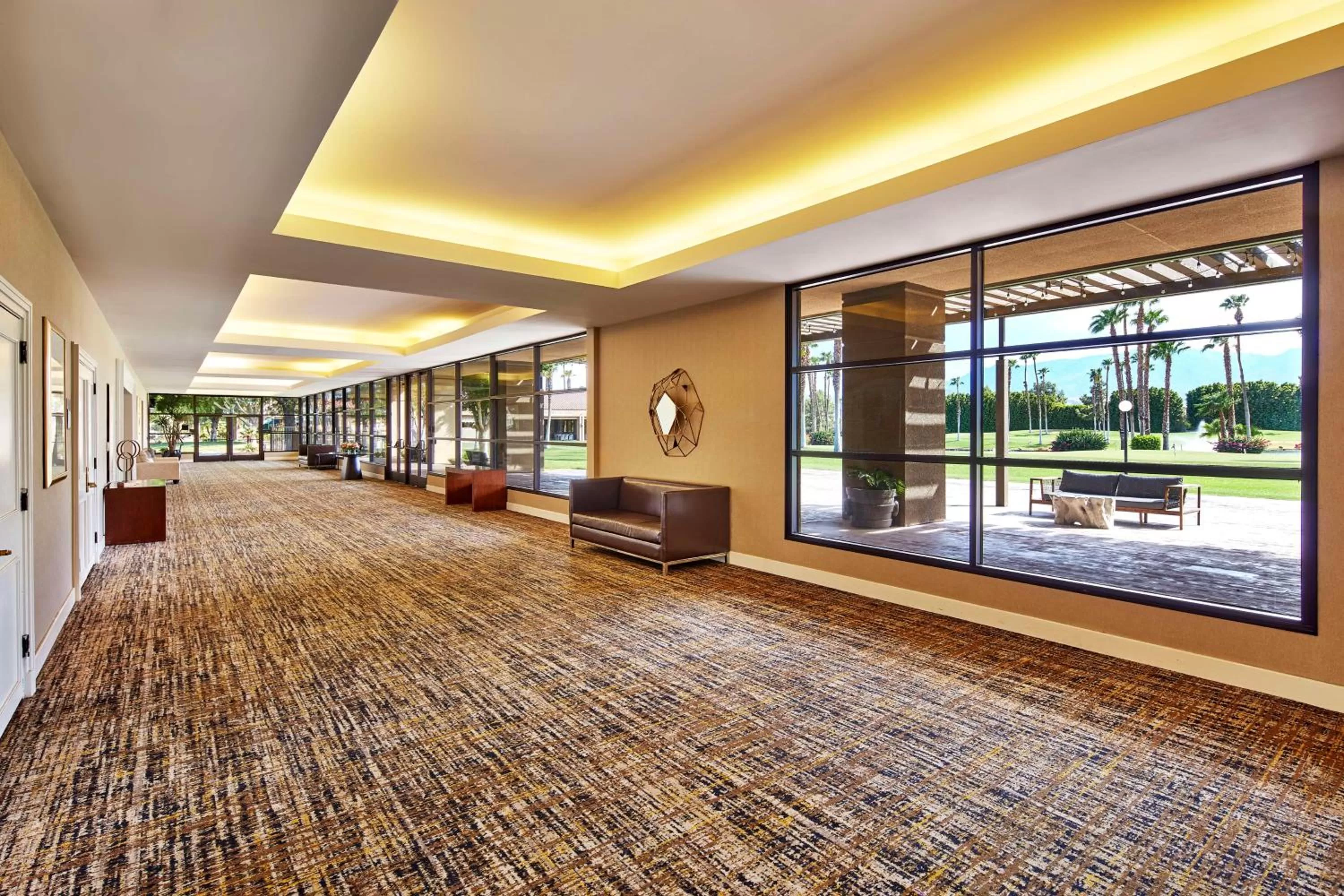 Meeting/conference room in DoubleTree by Hilton Golf Resort Palm Springs