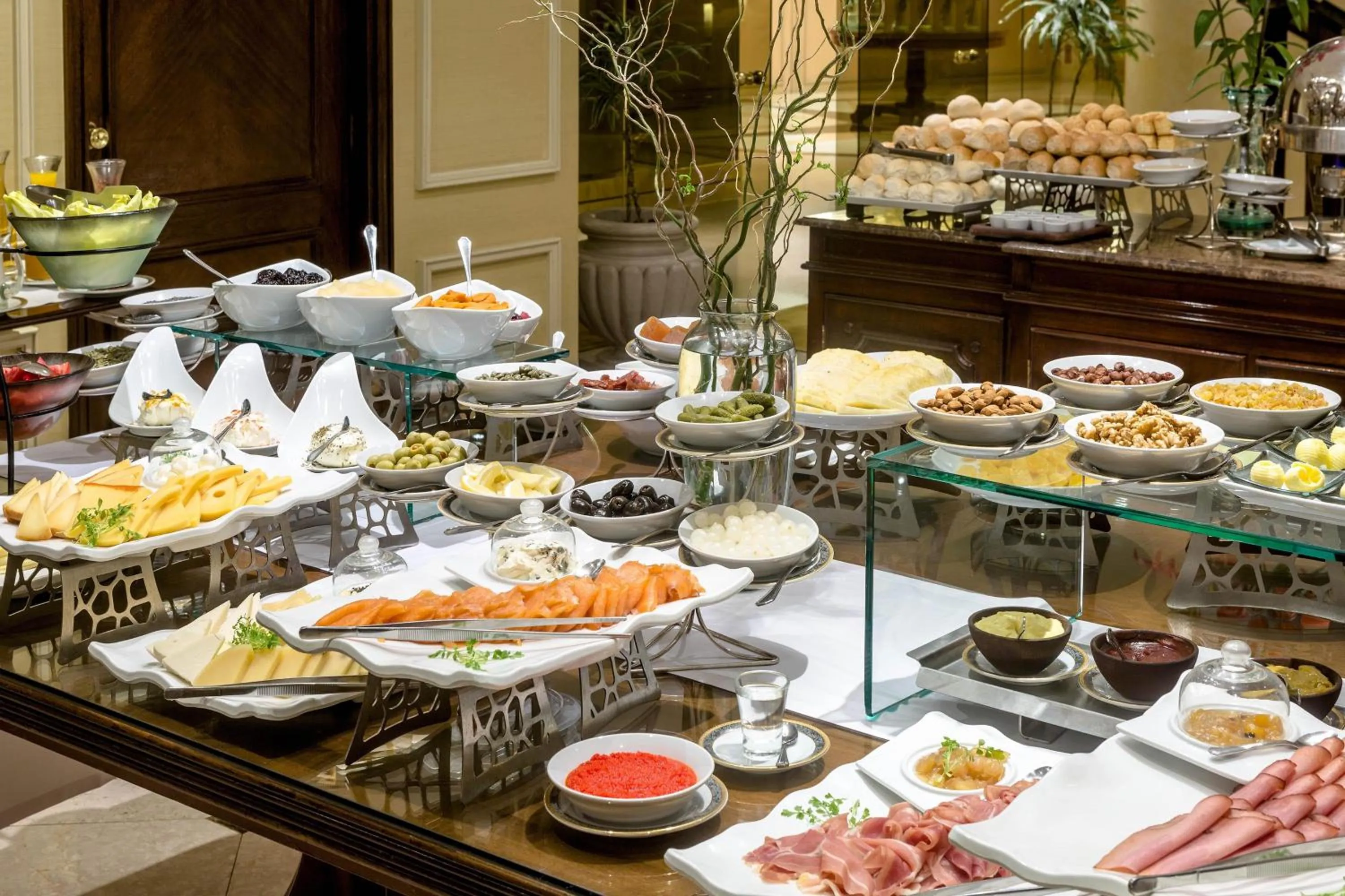 Breakfast in Park Tower, A Luxury Collection Hotel, Buenos Aires