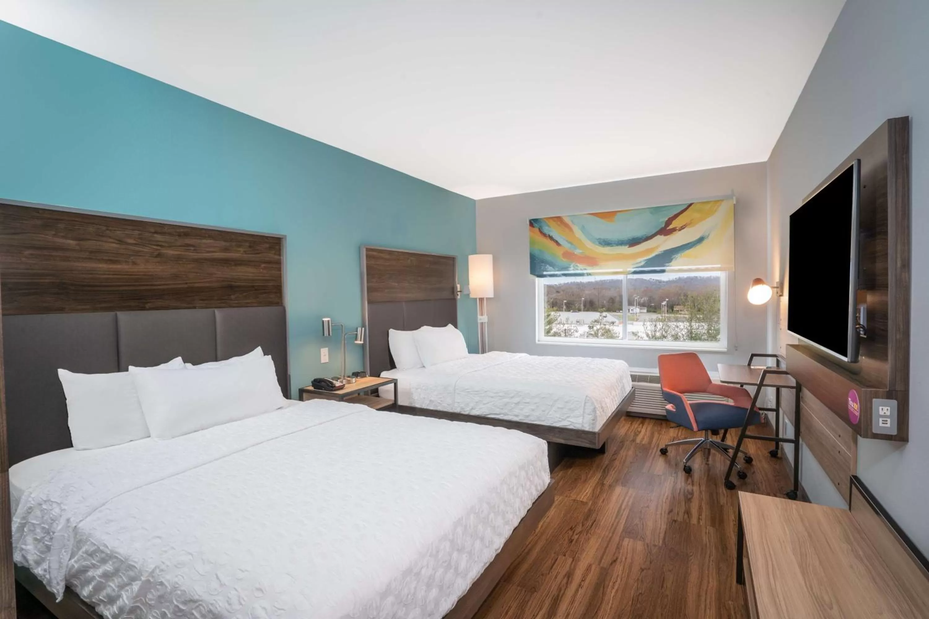 Bedroom, Bed in Tru By Hilton Knoxville North I 75