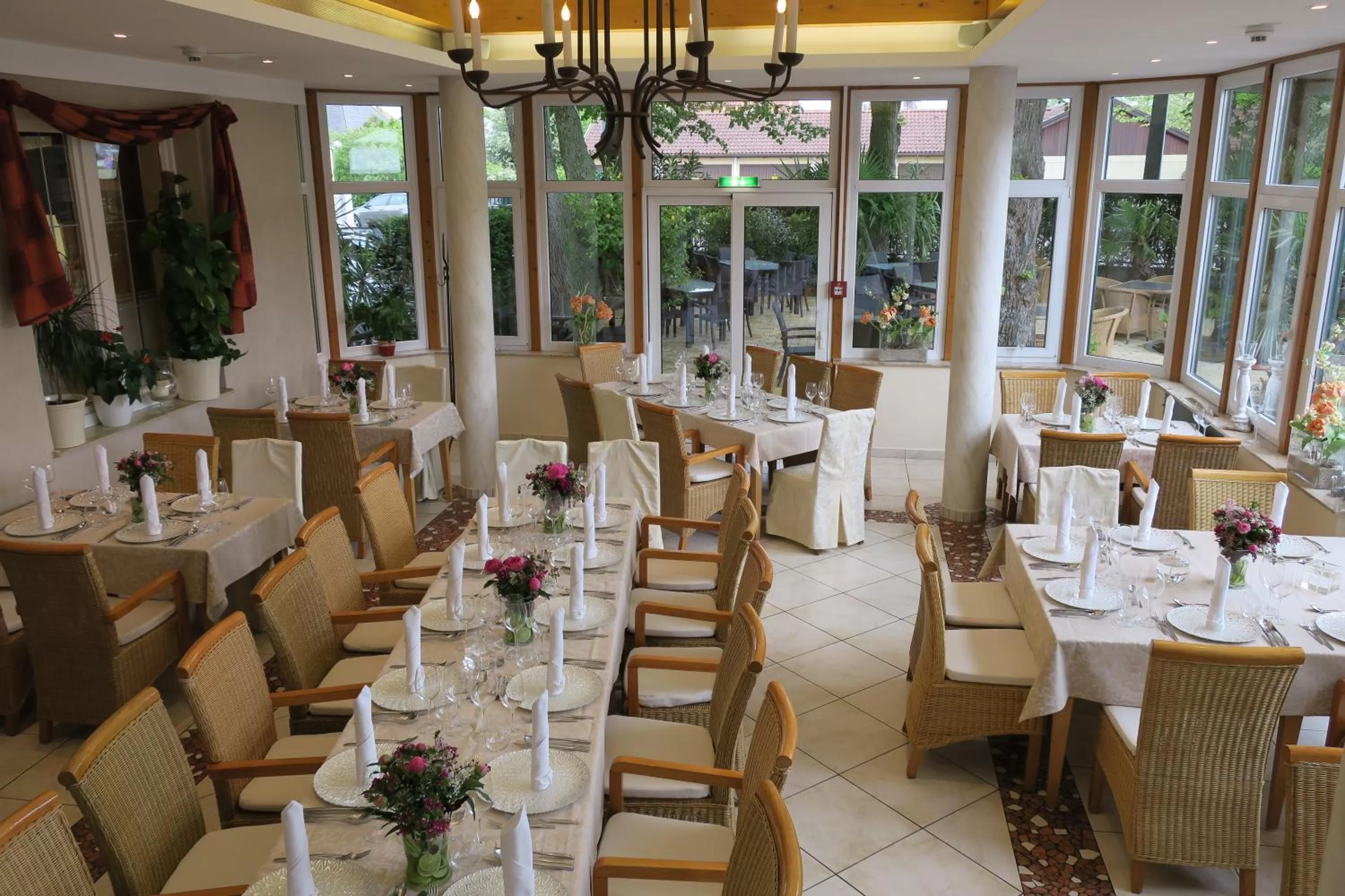 Restaurant/places to eat in Hotel Restaurant Böck "Roter Hahn"