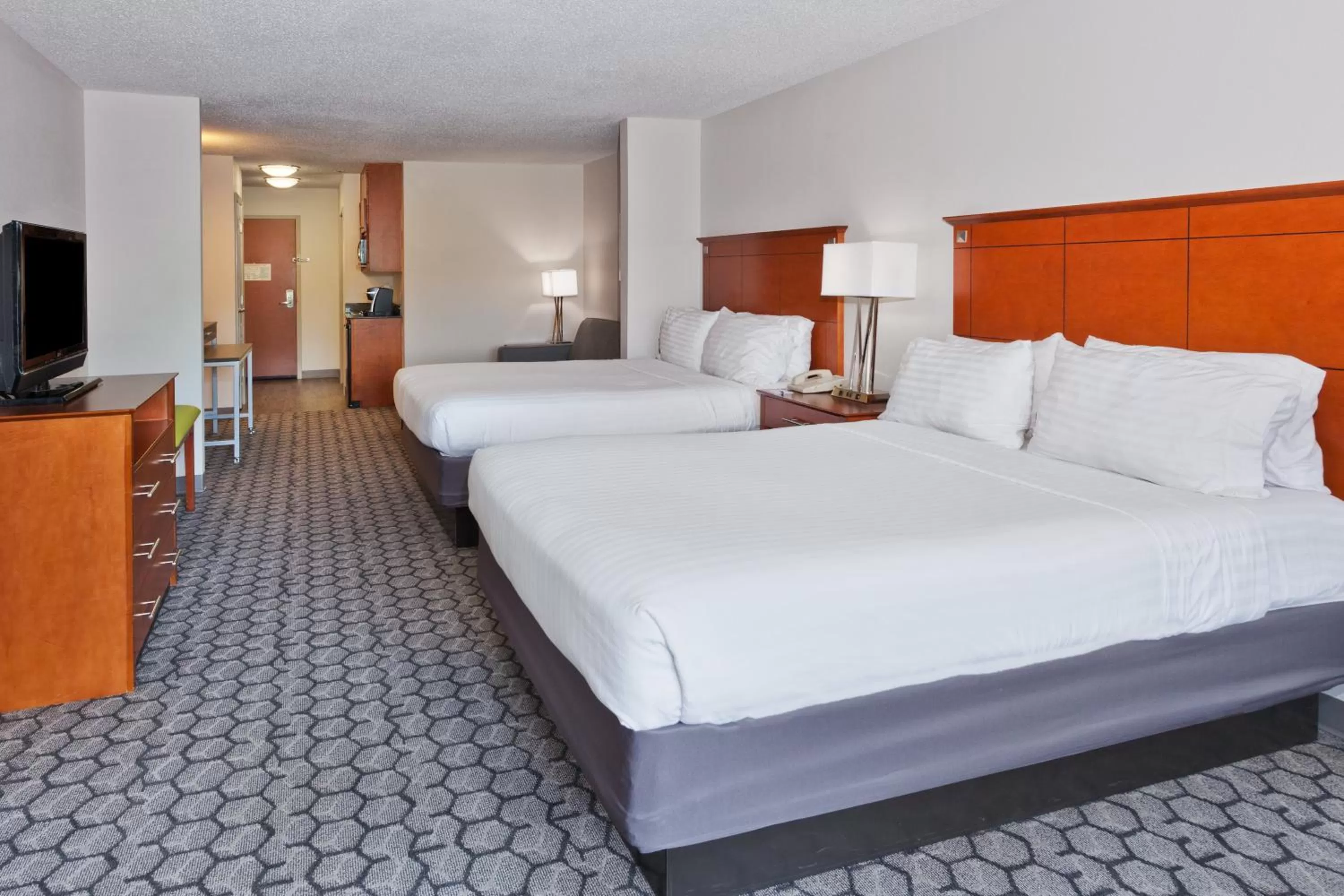 Photo of the whole room, Bed in Holiday Inn Express Phenix City-Fort Benning by IHG