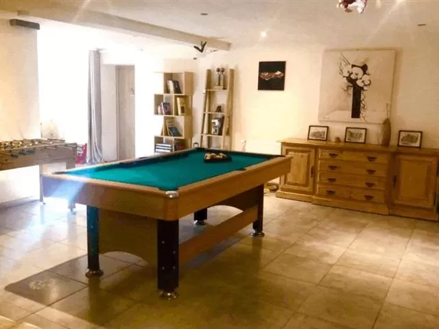 Billiard, Billiards in Maison d'hôtes Aux Deux Cigognes