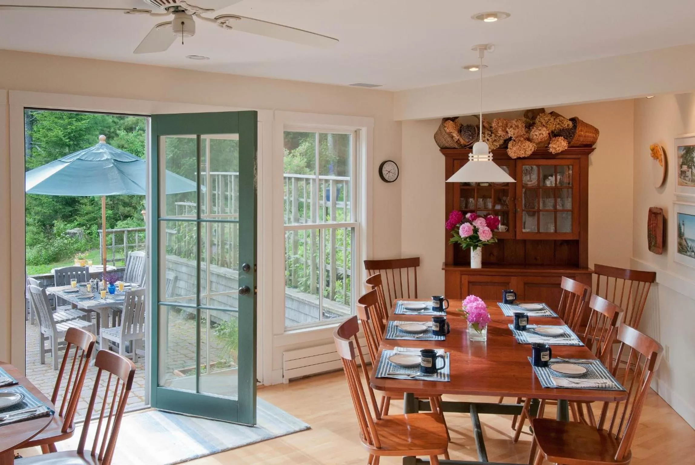 Dining Area in Coveside Bed & Breakfast