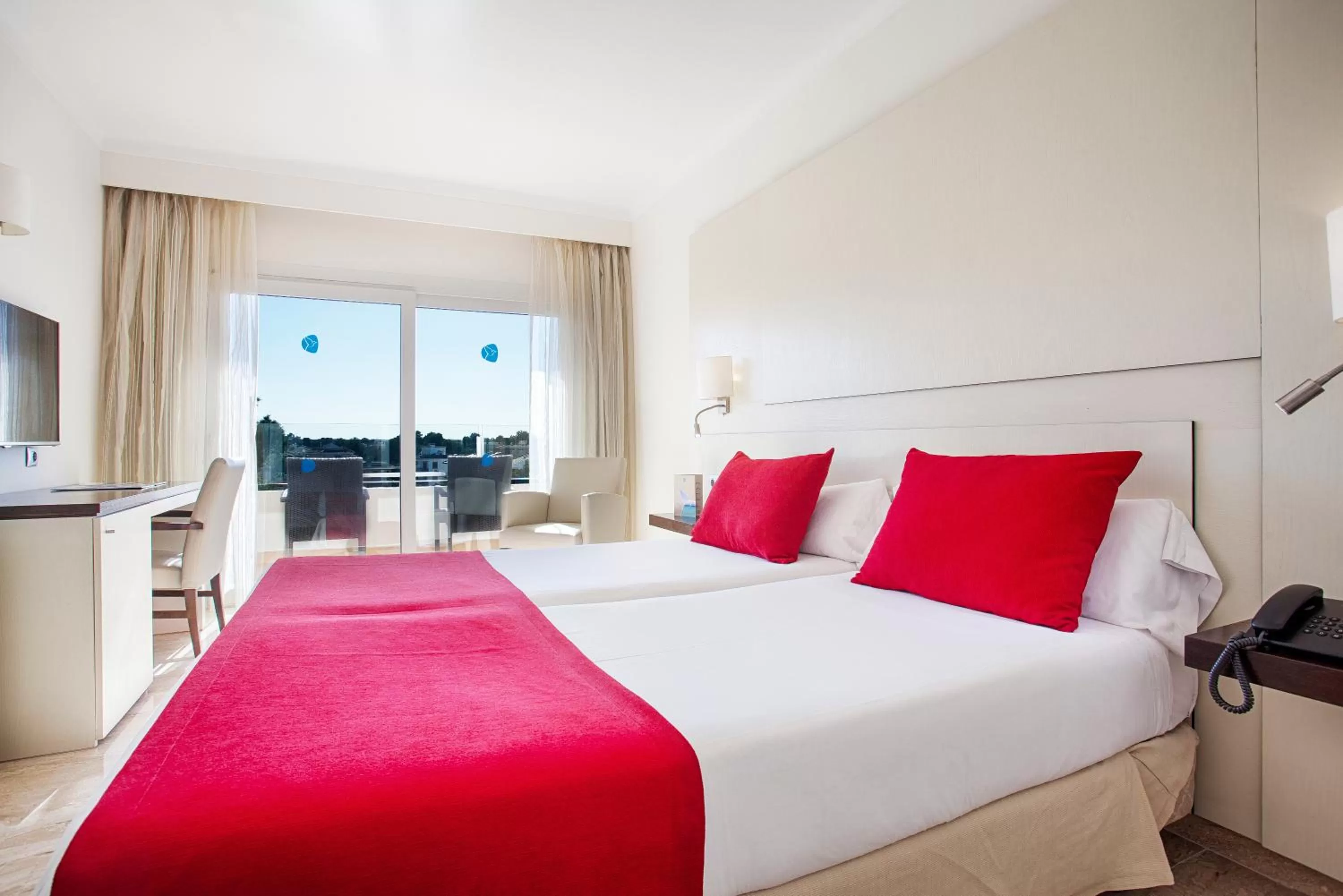 Balcony/Terrace, Bed in Grupotel Montecarlo