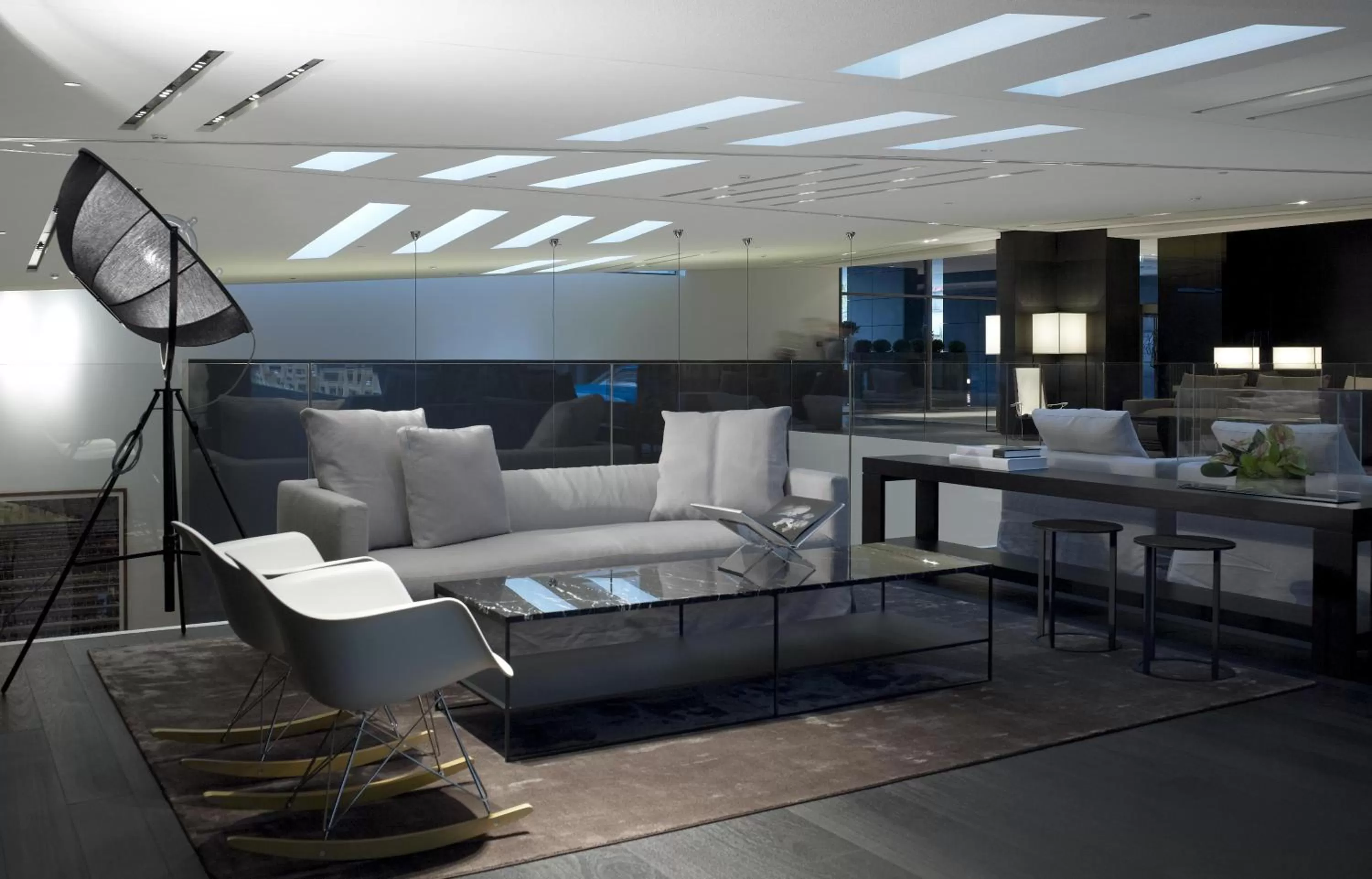 Lounge or bar in The Met Hotel Thessaloniki, a Member of Design Hotels