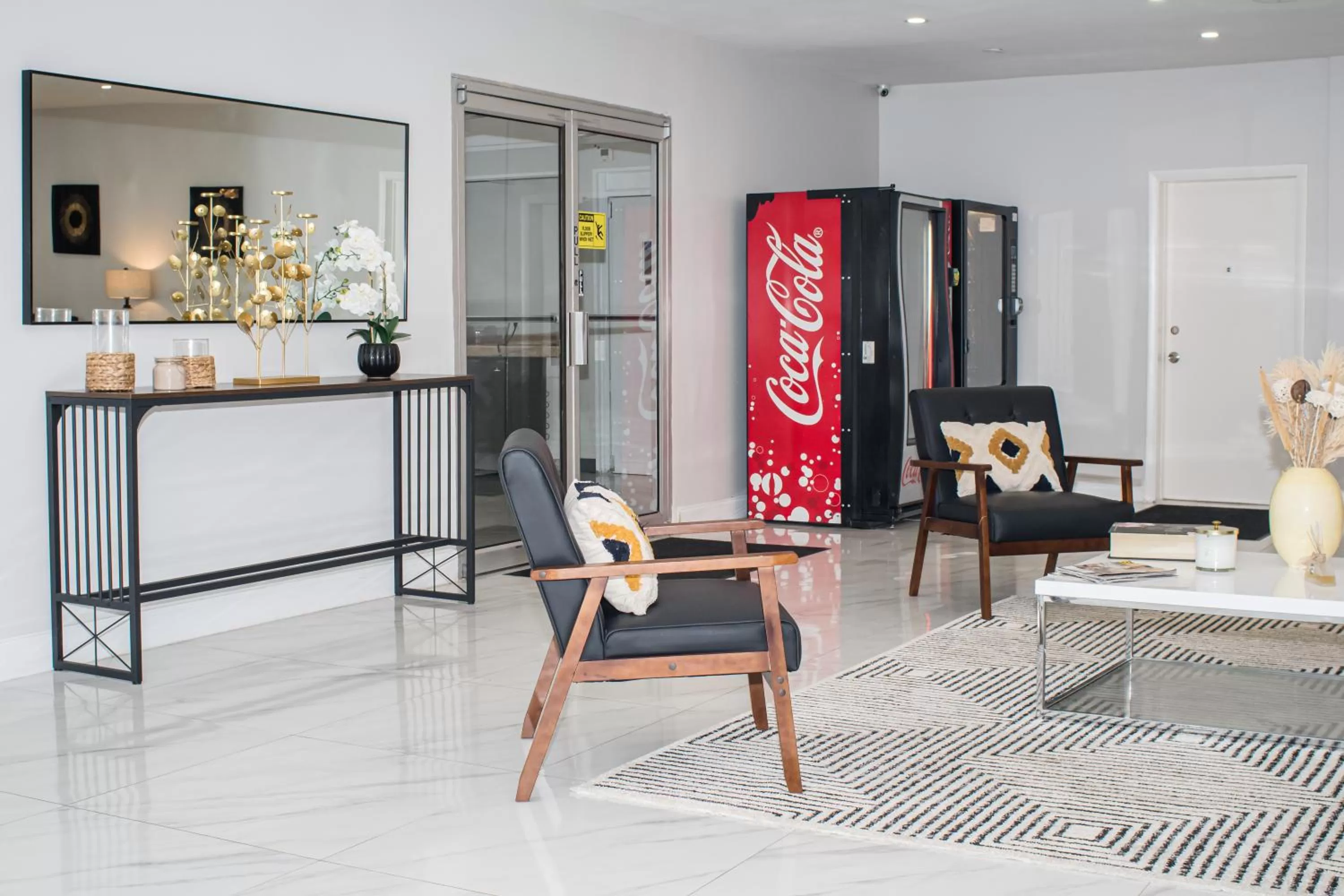 Seating area in Motel 6 - Altamonte Springs, FL