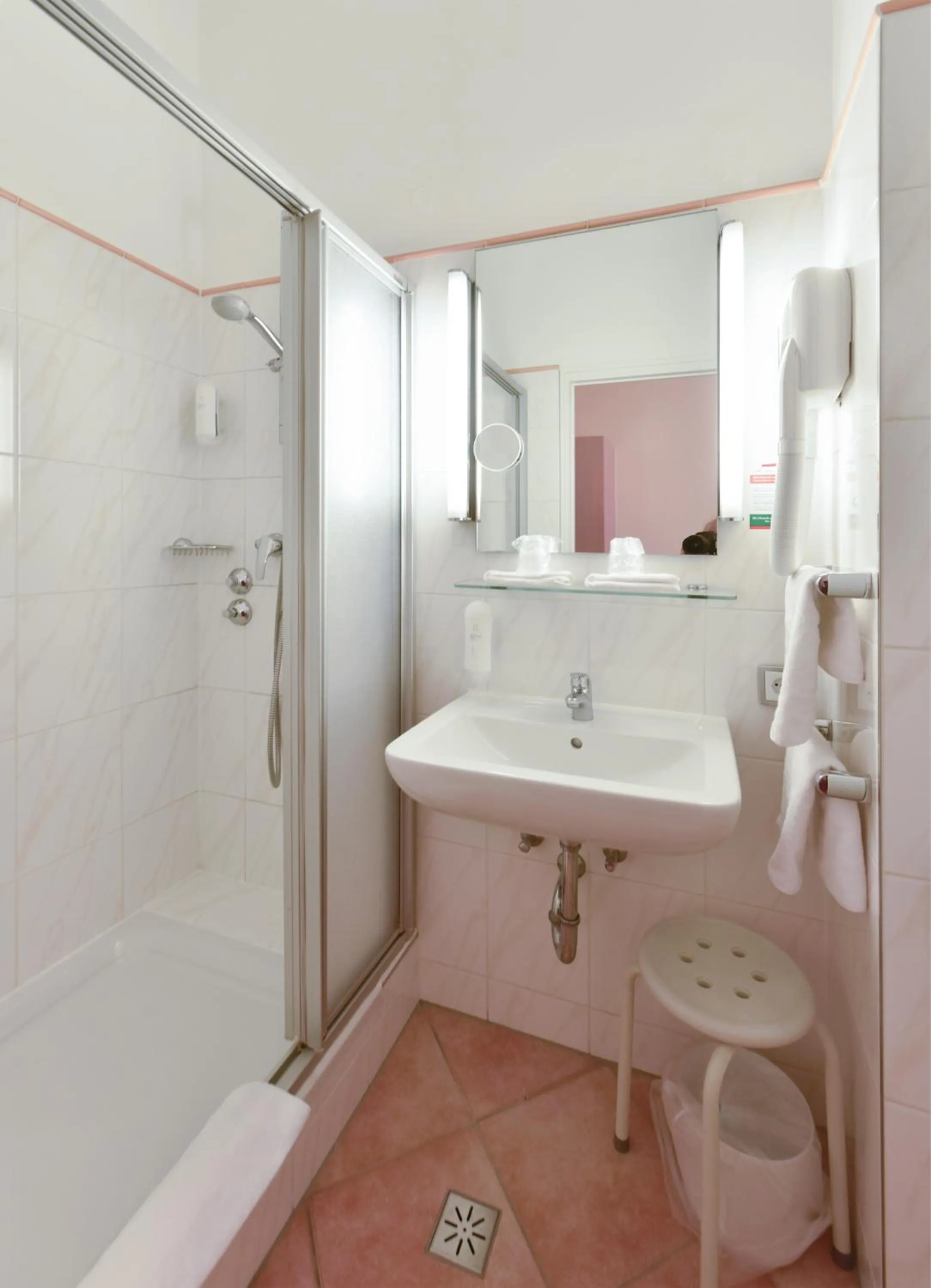 Bathroom in Hotel ADRIA München