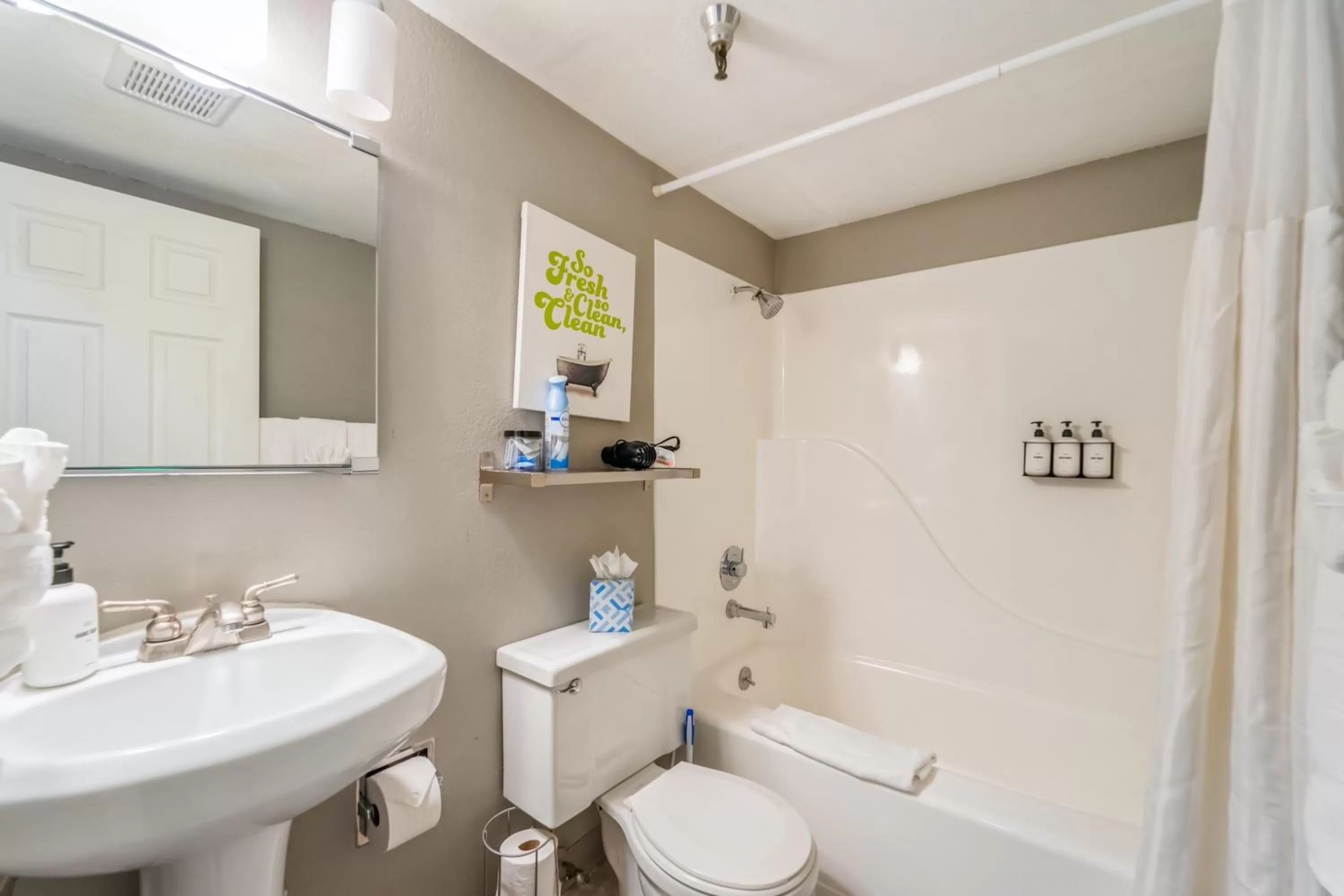 Bathroom in Kasa The Oxford Apartments Seattle