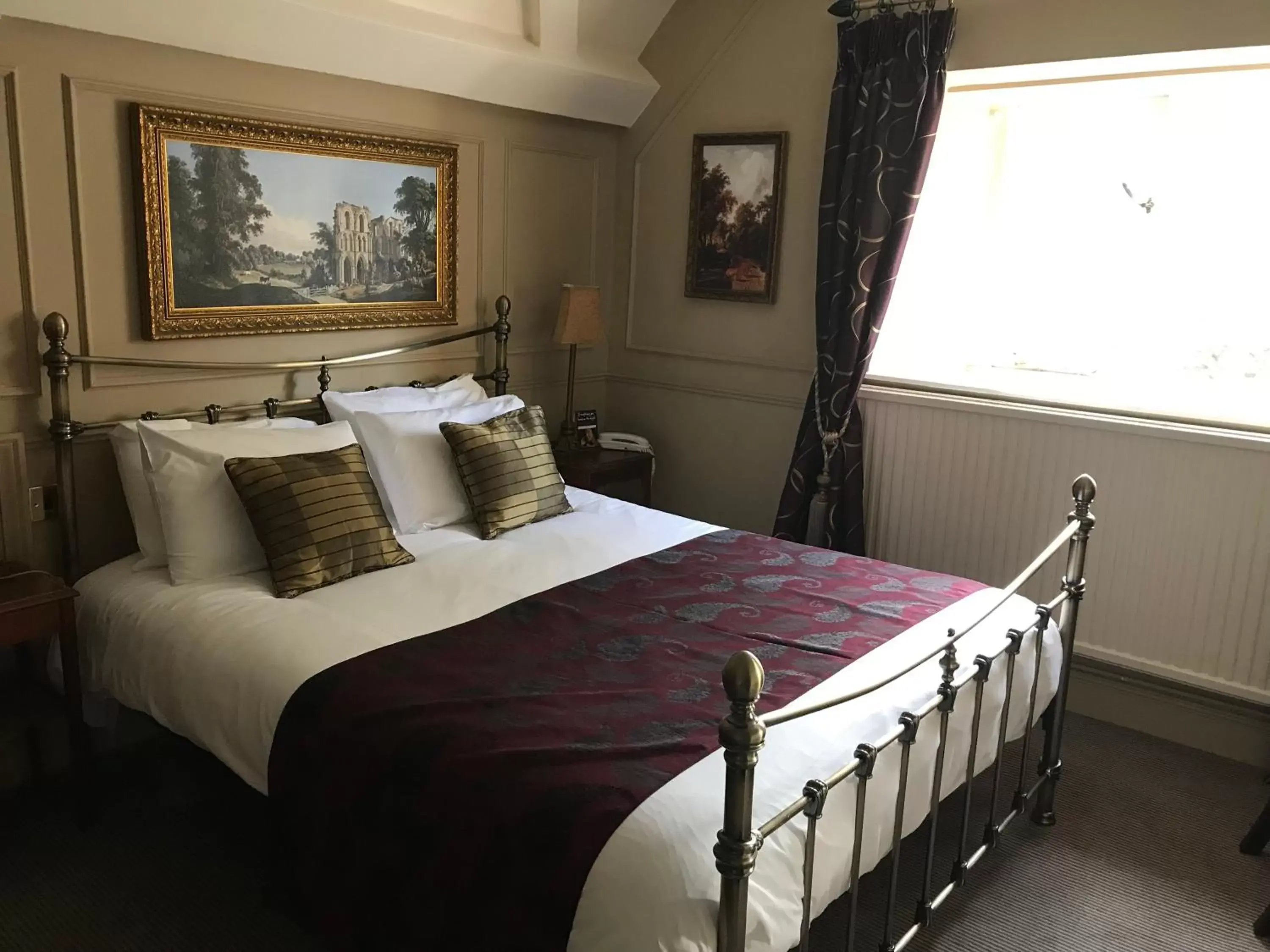 Double Room with View in Rothley Court Hotel by Greene King Inns Double Room with View in Rothley Court Hotel by Greene King Inns