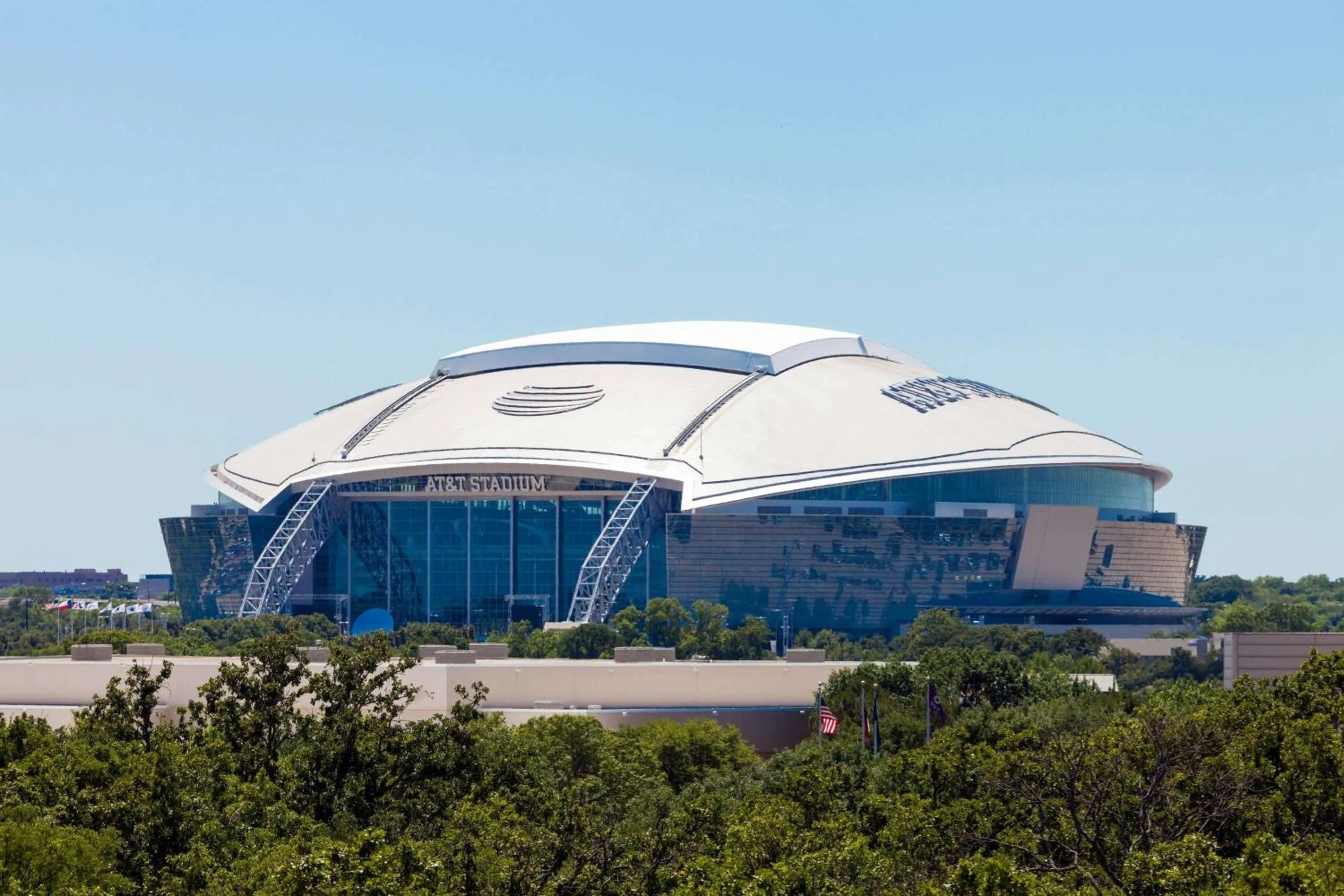 Off site in Howard Johnson by Wyndham Arlington Ballpark / Six Flags