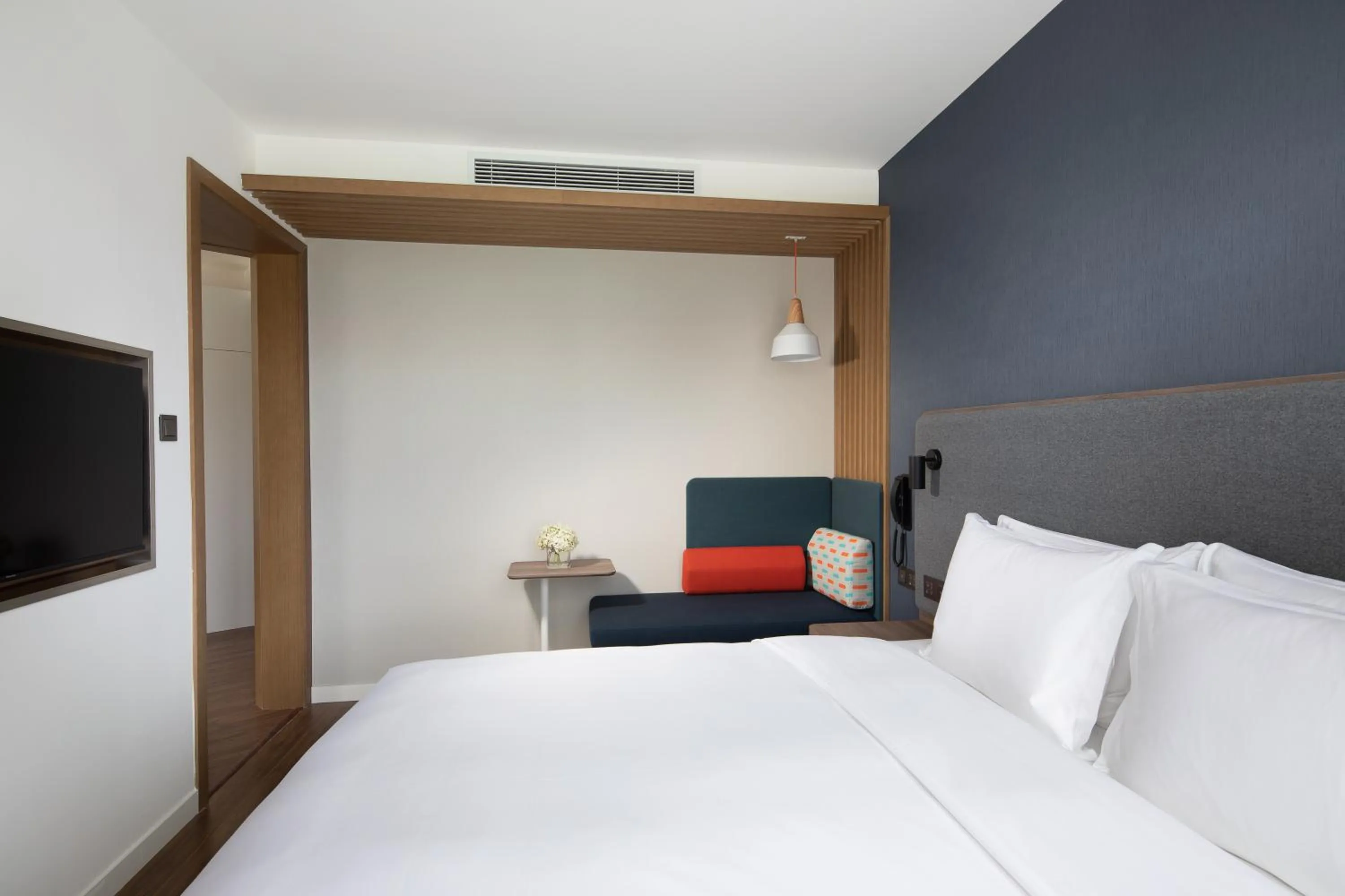 Bed in Holiday Inn Express Chengdu Longquanyi North by IHG