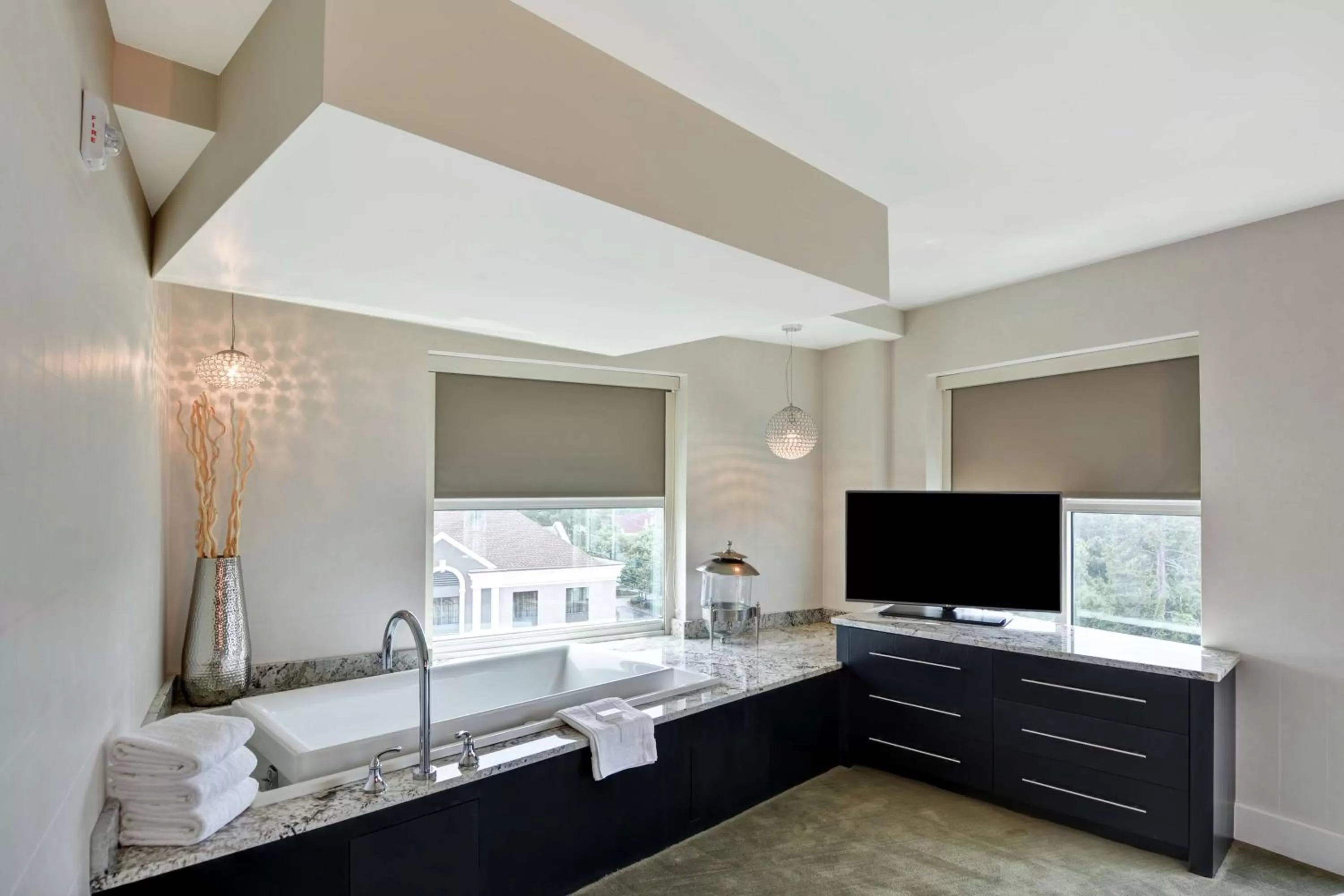 Bed in Hilton Garden Inn Raleigh/Crabtree Valley