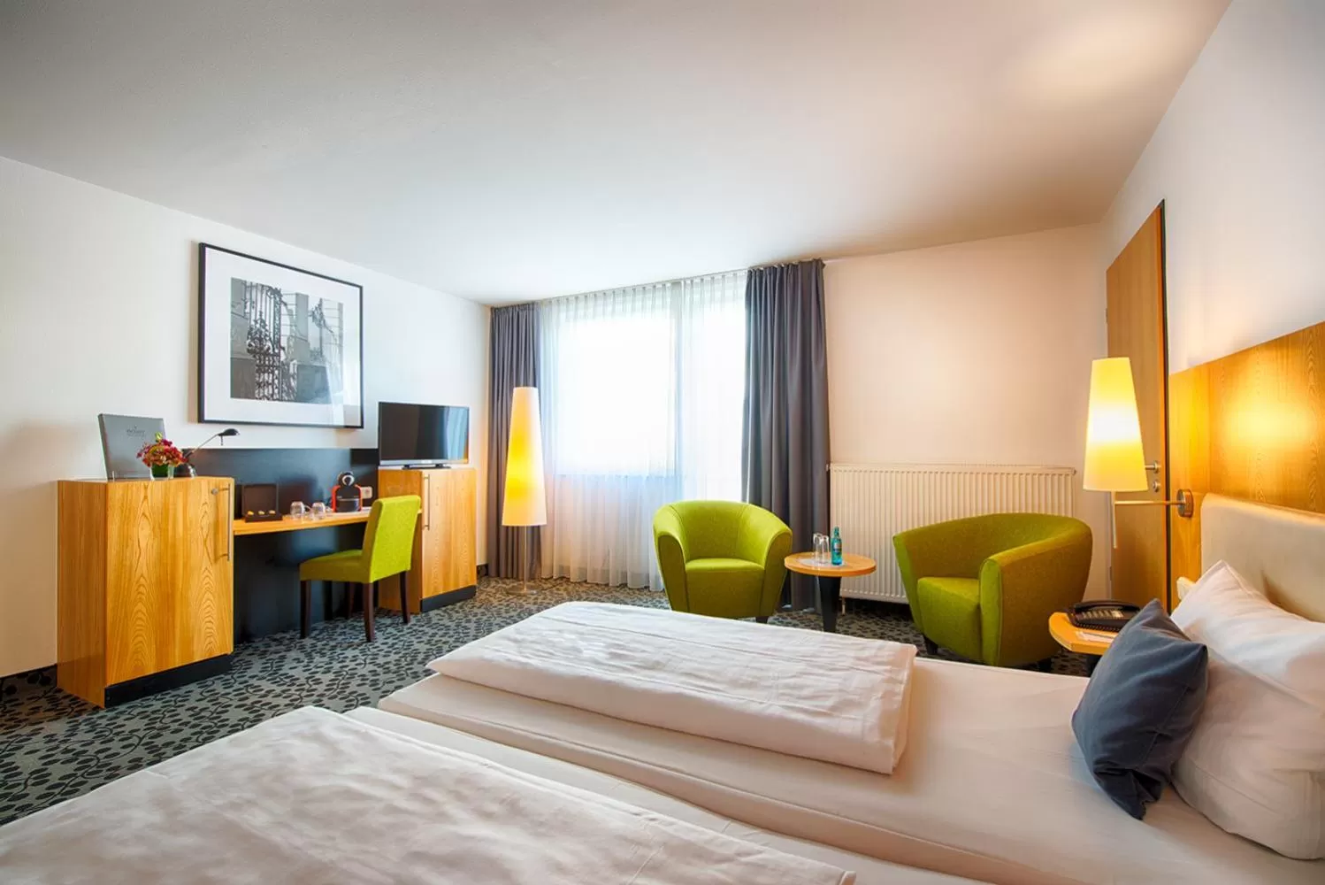 Bed in Offenbach Plaza Hotel