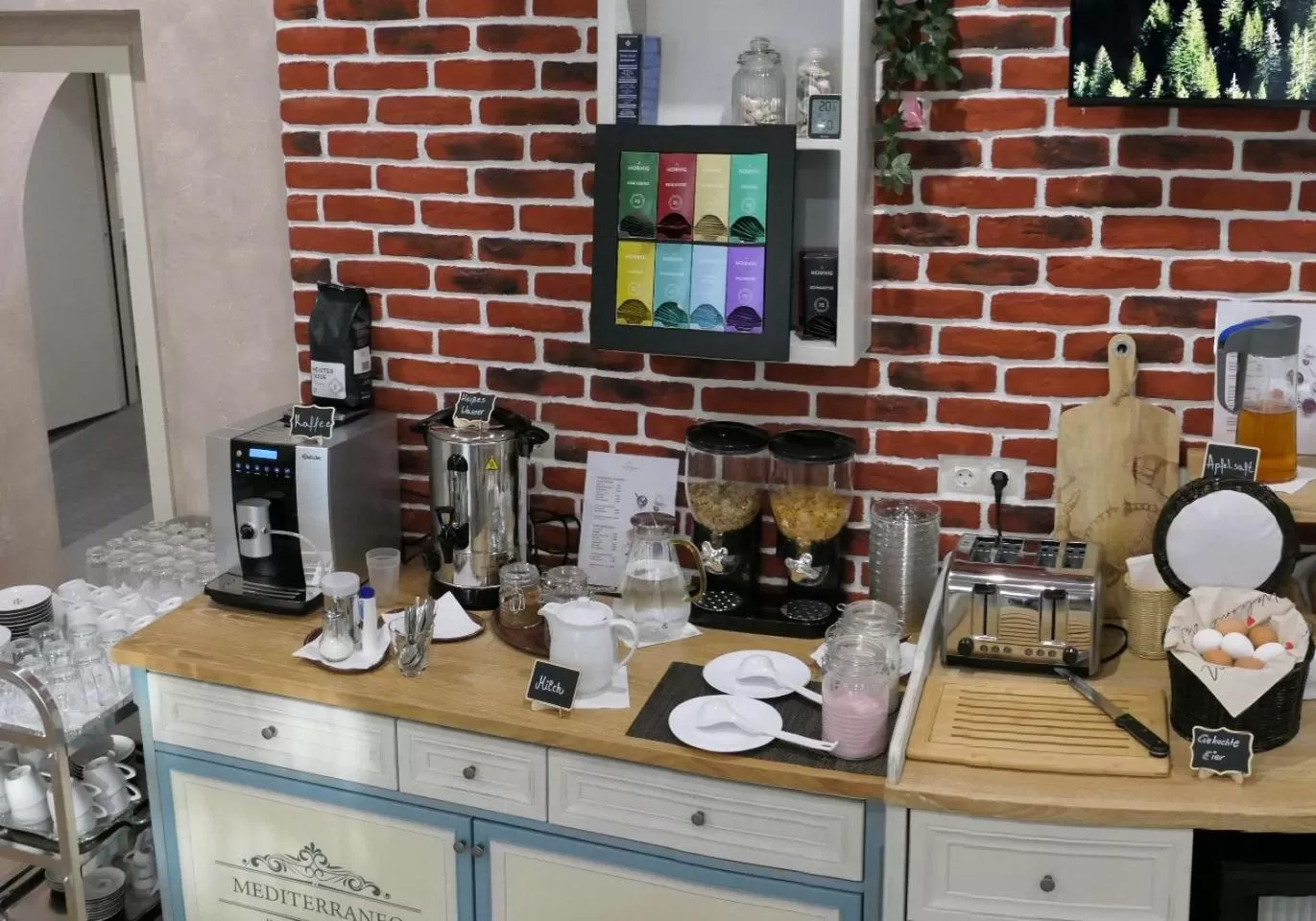 Coffee/tea facilities in Hotel MEDITERRANEO