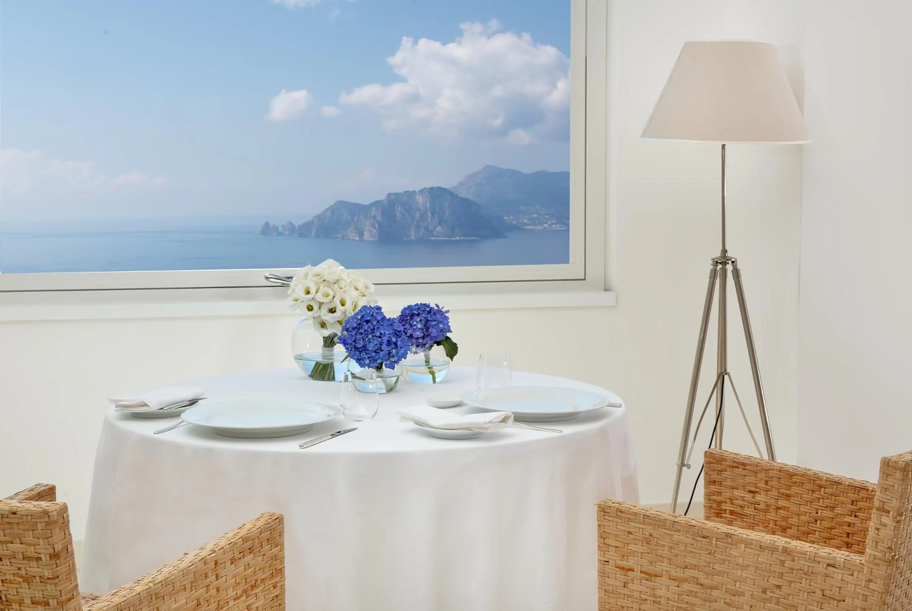 Restaurant/places to eat in Relais Blu