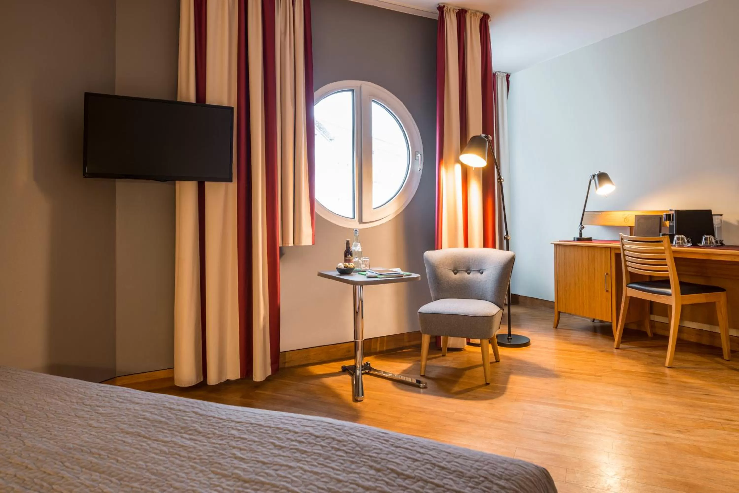 TV and multimedia in Mercure Hotel Berlin Zentrum Superior