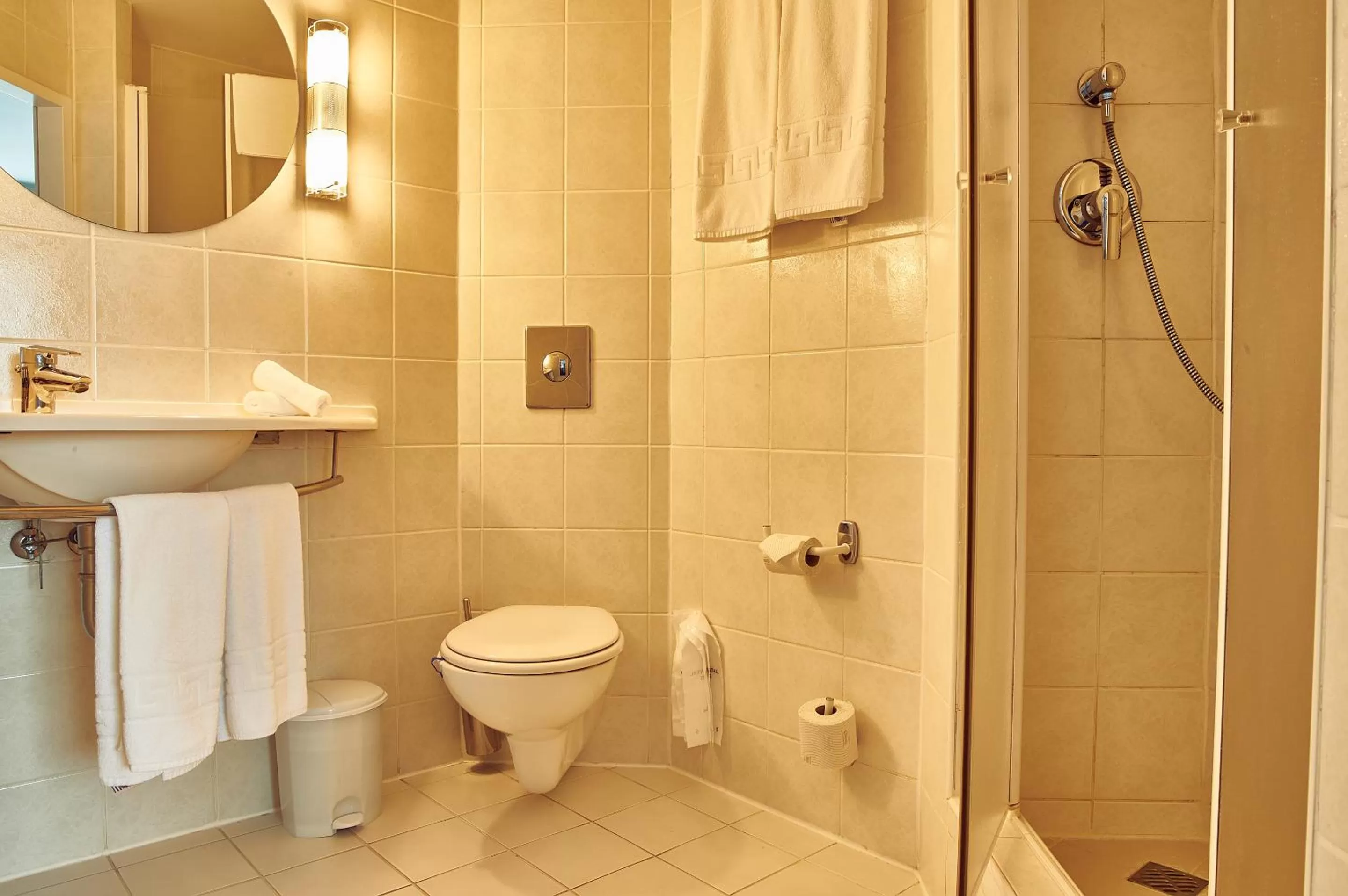 Bathroom in Continental Forum Bucuresti Palatul Parlamentului