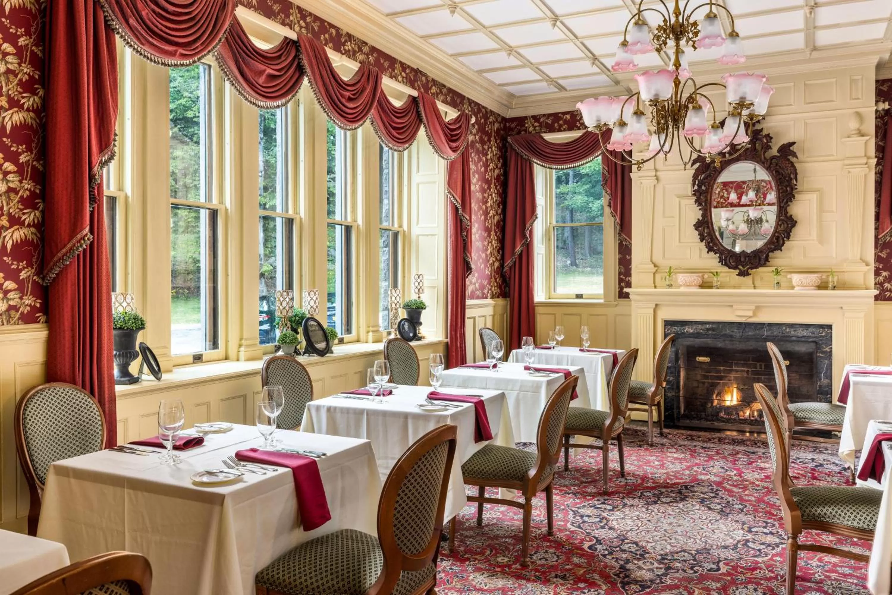 Restaurant/places to eat in The Inn at Erlowest