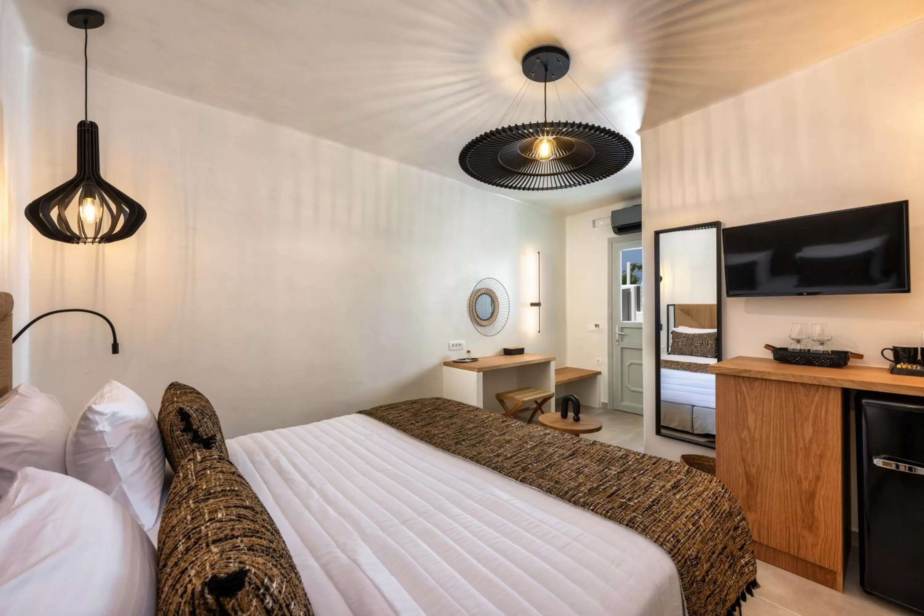 Bedroom, Bed in Hill Suites