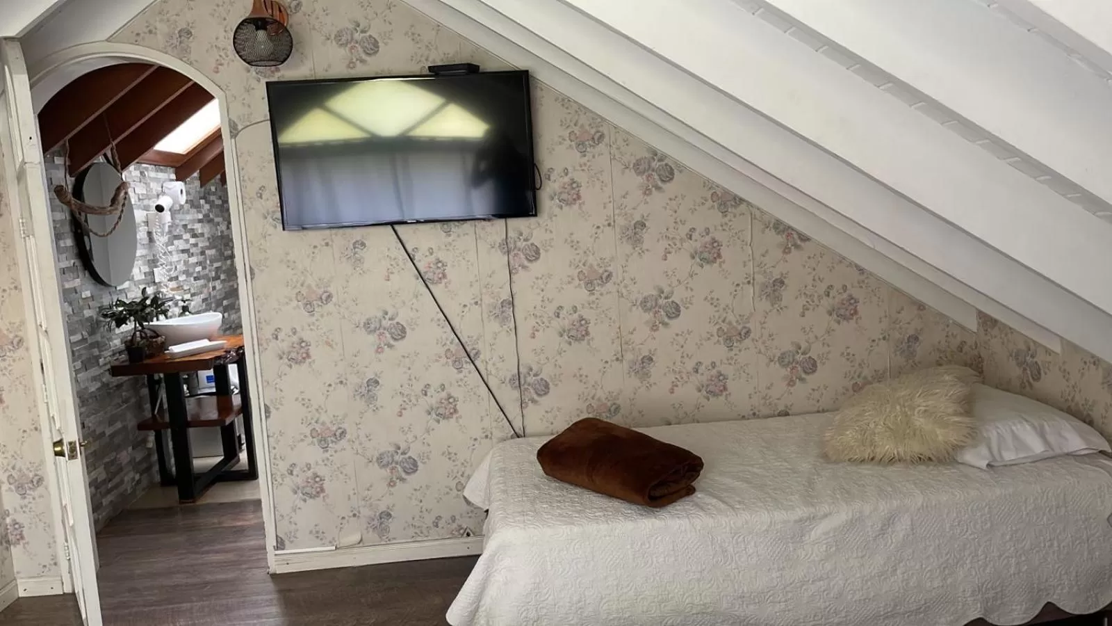 Property building, TV/Entertainment Center in Hotel Casa Madero