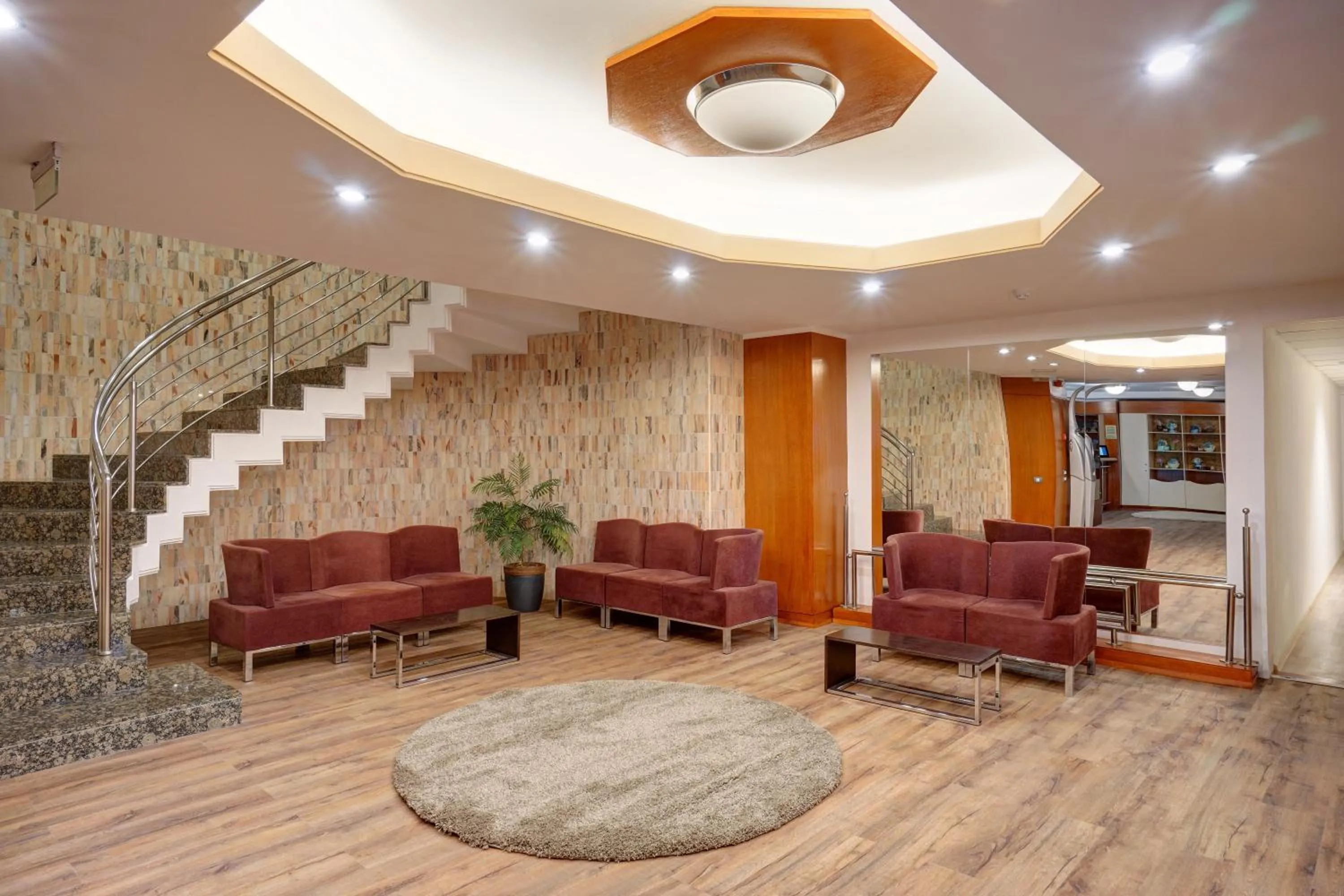 Seating area in Hotel Aro Palace