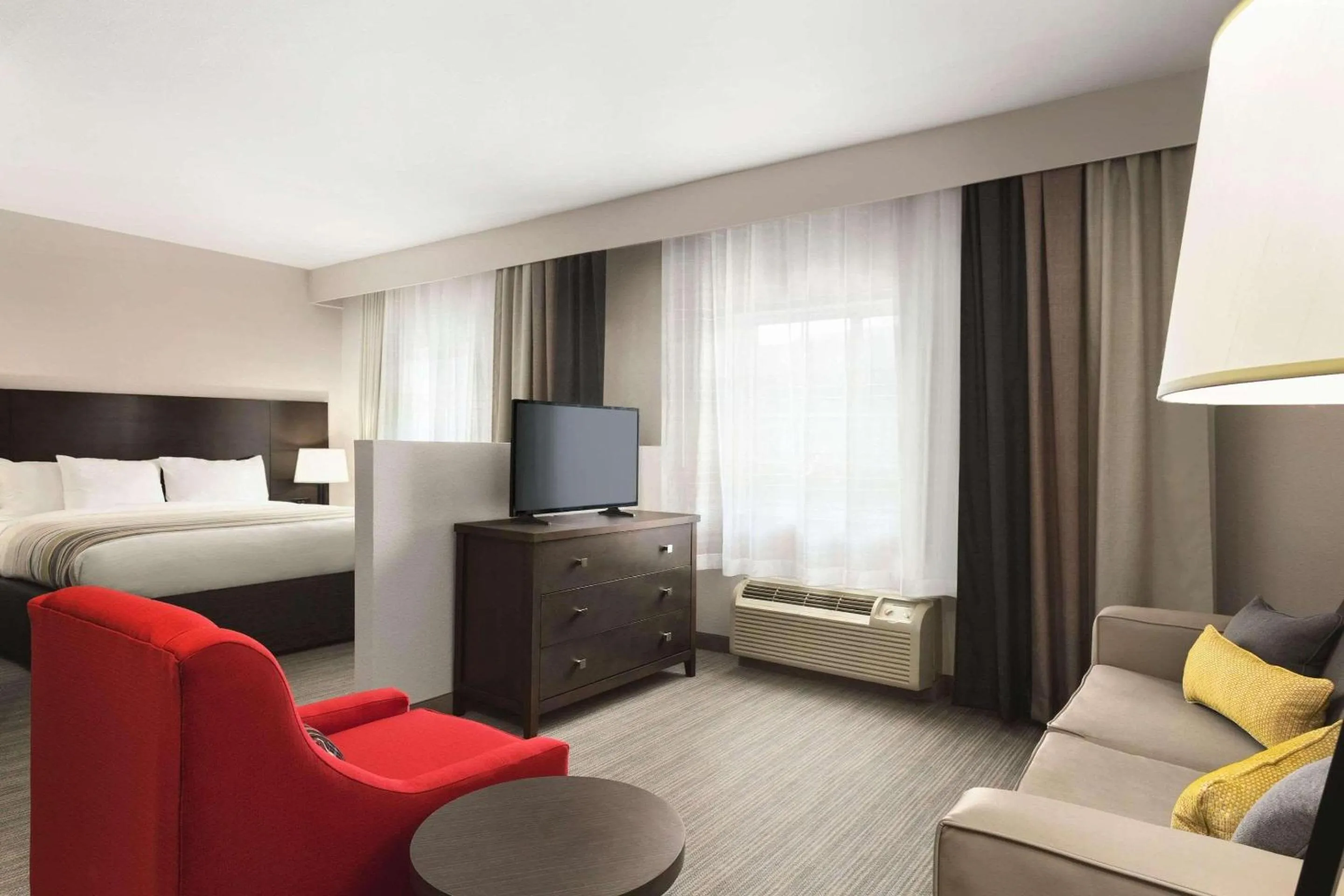 Bedroom, Bed in Country Inn & Suites by Radisson, Shreveport-Airport, LA